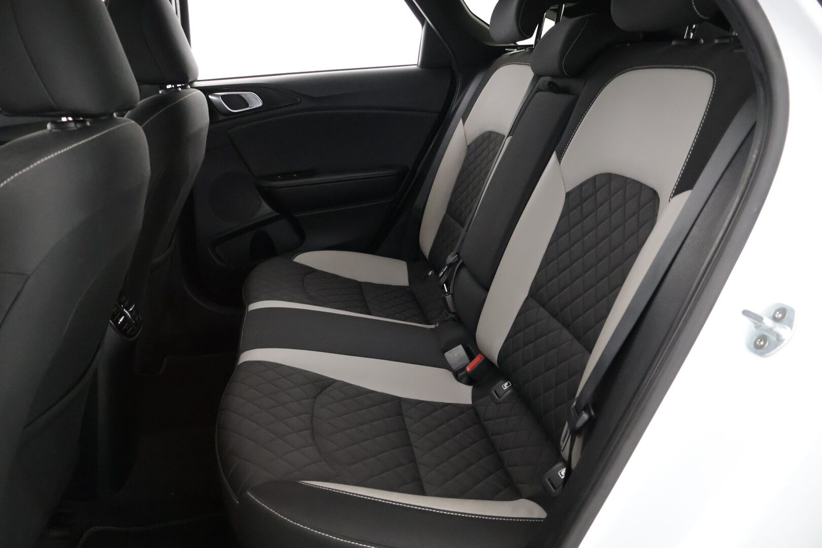 Kia ProCeed 2020 ProCeed 1,4 T-GDI ISG 140hv GT-Line *Vakkari / Lohko / Kaistavahti / P-Kamera / Puolinahat / Ratinlämmitin* - Juuri huollettu / Suomi-auto / 2 renkaat / Penkinlämmittimet edessä ja takana*