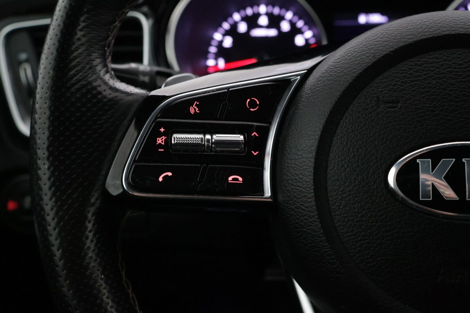 Kia ProCeed 2020 ProCeed 1,4 T-GDI ISG 140hv GT-Line *Vakkari / Lohko / Kaistavahti / P-Kamera / Puolinahat / Ratinlämmitin* - Juuri huollettu / Suomi-auto / 2 renkaat / Penkinlämmittimet edessä ja takana*