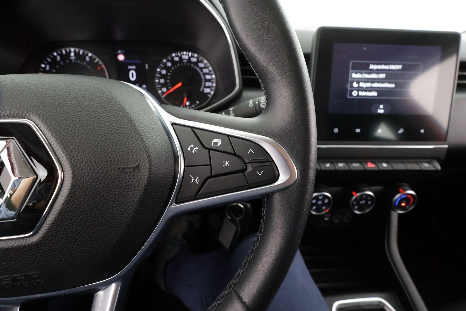 Renault Clio 2020 TCe 100 Zen * Suomi-auto / LED / Vakkari / Kaistavahti / Lohko&Sisätilanlämmitin / Bluetooth / Kahdet renkaat*