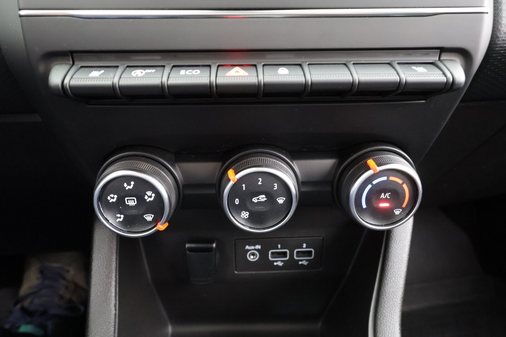 Renault Clio 2020 TCe 100 Zen * Suomi-auto / LED / Vakkari / Kaistavahti / Lohko&Sisätilanlämmitin / Bluetooth / Kahdet renkaat*
