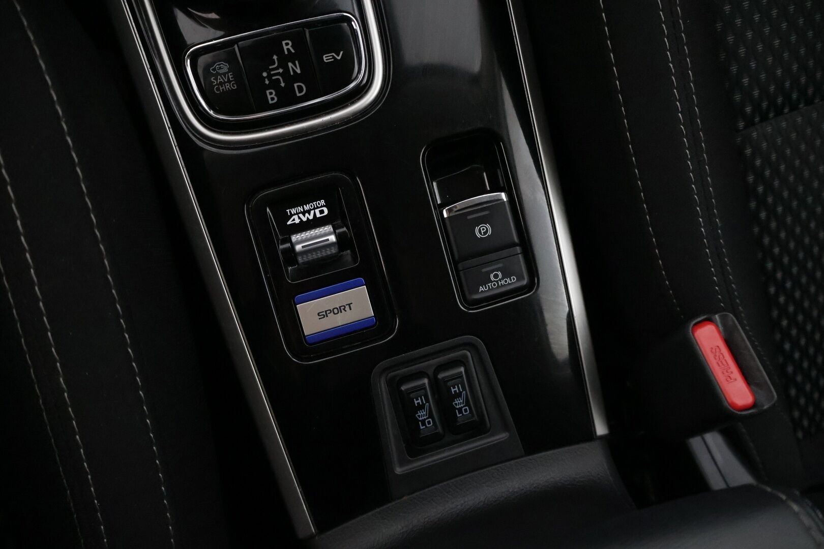 Mitsubishi Outlander PHEV 2020 Mitsubishi Outlander PEHV Intense 4WD 5P * Ada. Vakkari / KeyLessGo / P-kamera / AWD / Lohko * - * Upeassa kunnossa oleva Suomi-Outlander! *