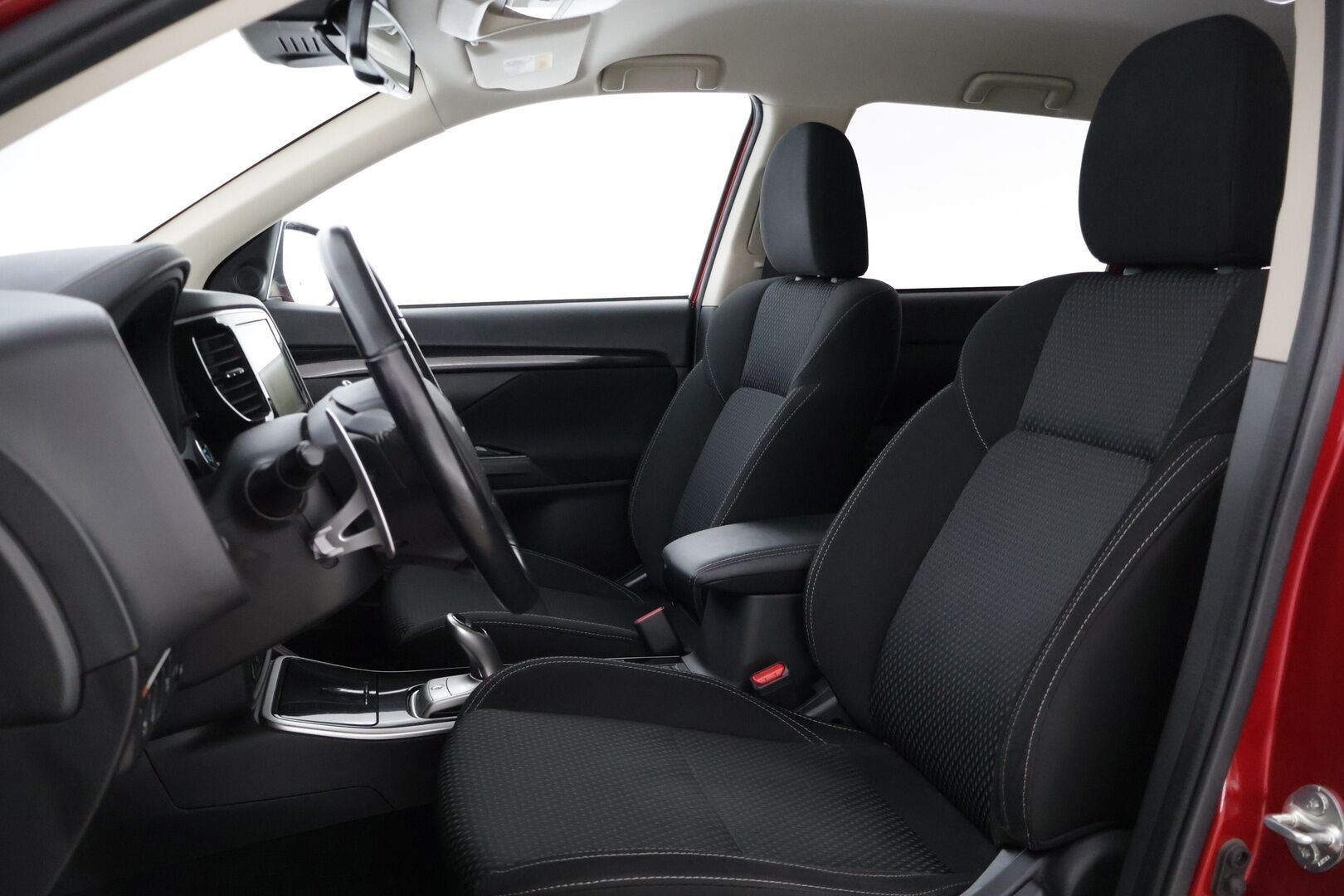 Mitsubishi Outlander PHEV 2020 Mitsubishi Outlander PEHV Intense 4WD 5P * Adapt. Vakkari / KeyLessGo / P-kamera / AWD / Lohko * - * Upeassa kunnossa oleva Suomi-Outlander! * - HULLU BLACKWEEK KORKOTARJOUS 2,49%