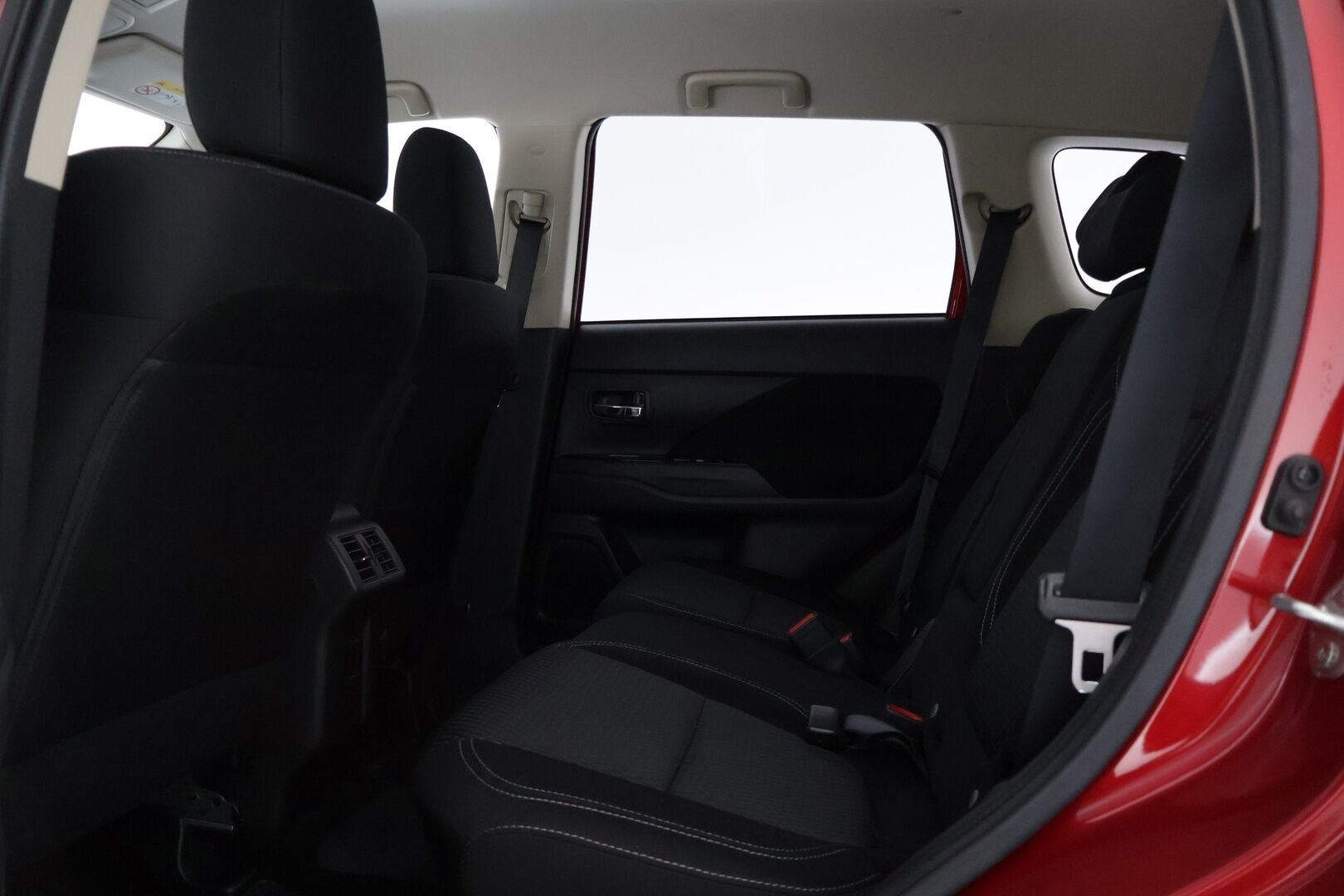 Mitsubishi Outlander PHEV 2020 Mitsubishi Outlander PEHV Intense 4WD 5P * Adapt. Vakkari / KeyLessGo / P-kamera / AWD / Lohko * - * Upeassa kunnossa oleva Suomi-Outlander! * - HULLU BLACKWEEK KORKOTARJOUS 2,49%