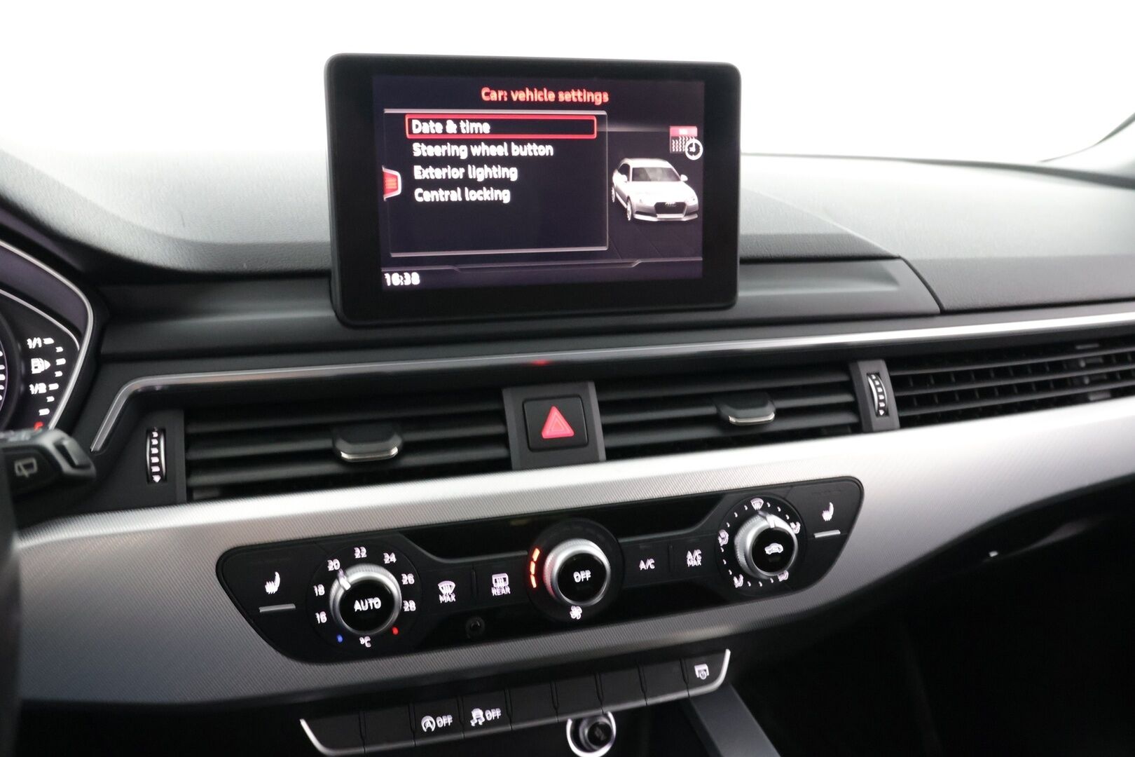 Audi A4 2016 Avant Business 2,0 TDI 110 kW ** Taitettava koukku / Juuri huollettu!! / Todella siisti