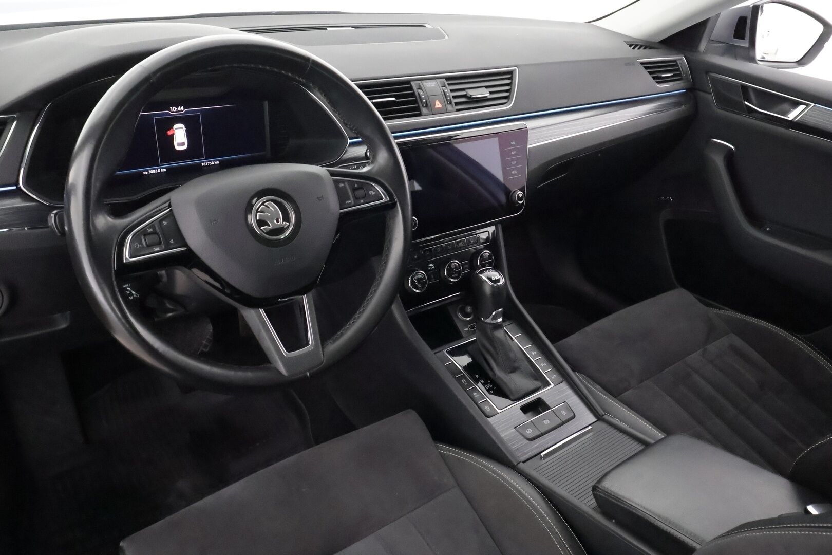 Skoda Superb 2020 Combi 2,0 TDI 190 4x4 Style DSG Autom. - | Webasto | ACC | Matrix-LED | P.Kamera | Muistipenkki | Canton | Kaistavahi | Navi | Keyless | Suomi-auto | Kahdet renkaat | 