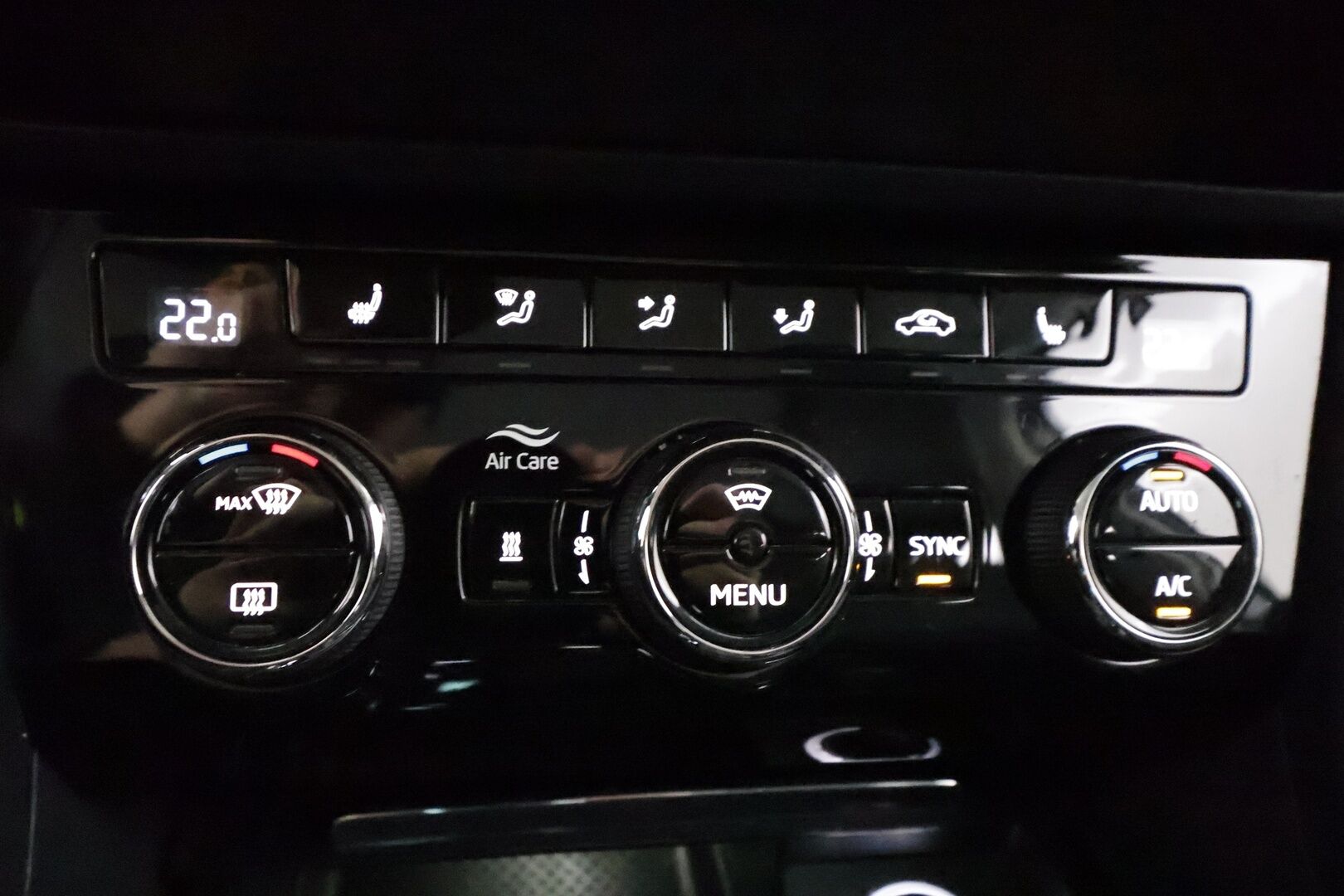 Skoda Superb 2020 Combi 2,0 TDI 190 4x4 Style DSG Autom. - | Webasto | ACC | Matrix-LED | P.Kamera | Muistipenkki | Canton | Kaistavahi | Navi | Keyless | Suomi-auto | Kahdet renkaat | 