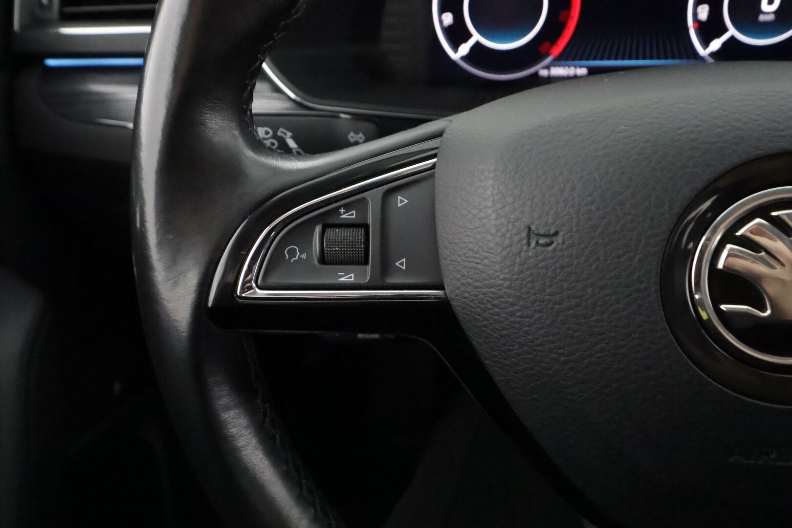 Skoda Superb 2020 Combi 2,0 TDI 190 4x4 Style DSG Autom. - | Webasto | ACC | Matrix-LED | P.Kamera | Muistipenkki | Canton | Kaistavahi | Navi | Keyless | Suomi-auto | Kahdet renkaat | 