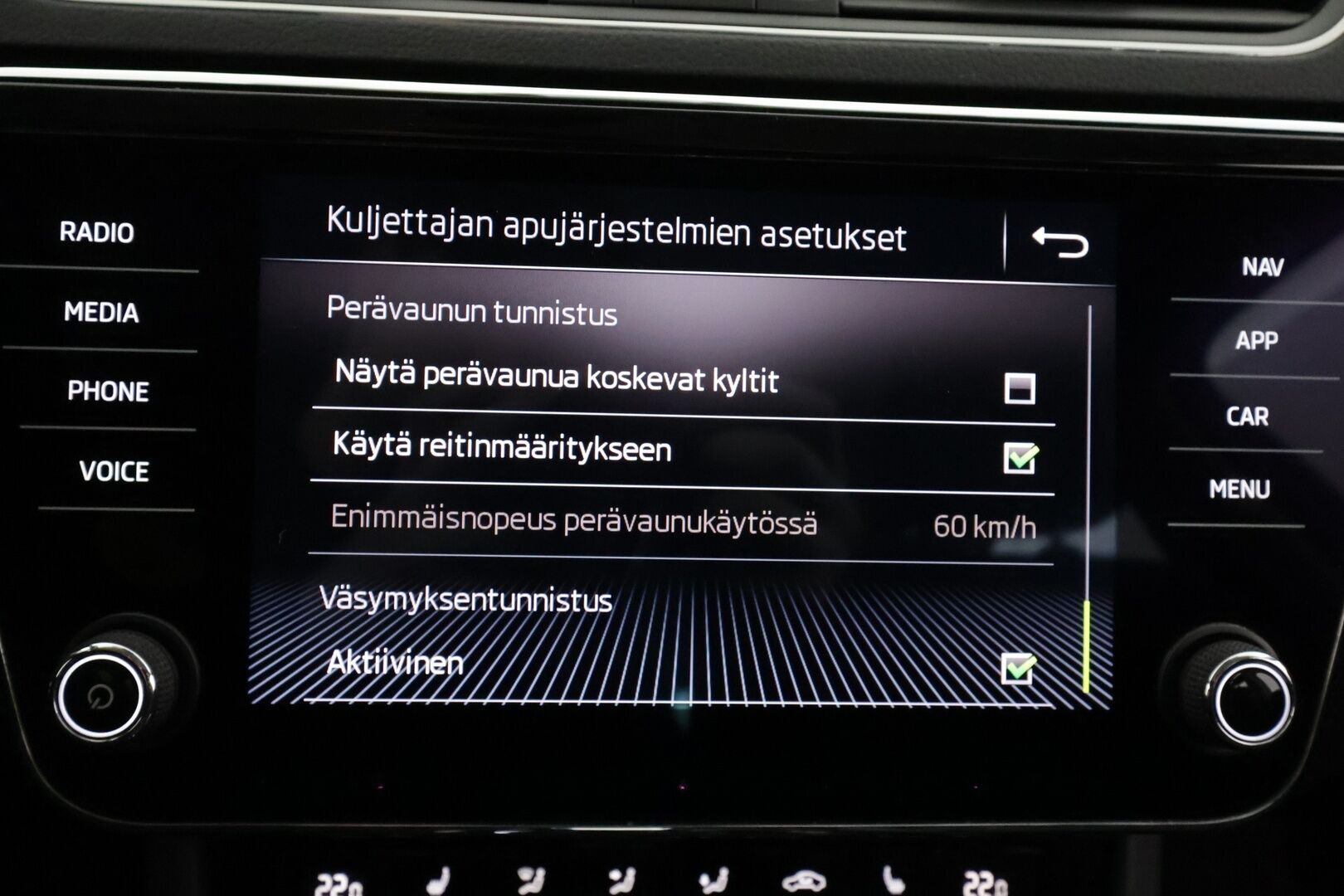 Skoda Superb 2020 Combi 2,0 TDI 190 4x4 Style DSG Autom. - | Webasto | ACC | Matrix-LED | P.Kamera | Muistipenkki | Canton | Kaistavahi | Navi | Keyless | Suomi-auto | Kahdet renkaat | 