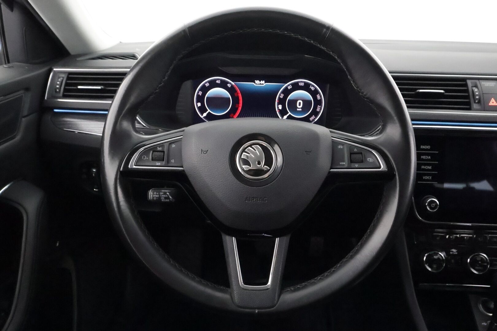 Skoda Superb 2020 Combi 2,0 TDI 190 4x4 Style DSG Autom. - | Webasto | ACC | Matrix-LED | P.Kamera | Muistipenkki | Canton | Kaistavahi | Navi | Keyless | Suomi-auto | Kahdet renkaat | 