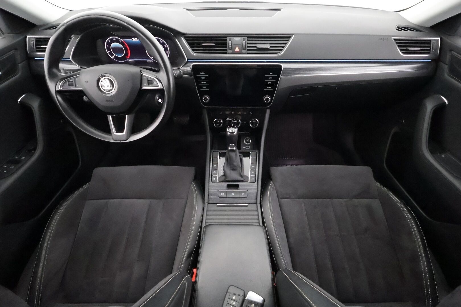 Skoda Superb 2020 Combi 2,0 TDI 190 4x4 Style DSG Autom. - | Webasto | ACC | Matrix-LED | P.Kamera | Muistipenkki | Canton | Kaistavahi | Navi | Keyless | Suomi-auto | Kahdet renkaat | 