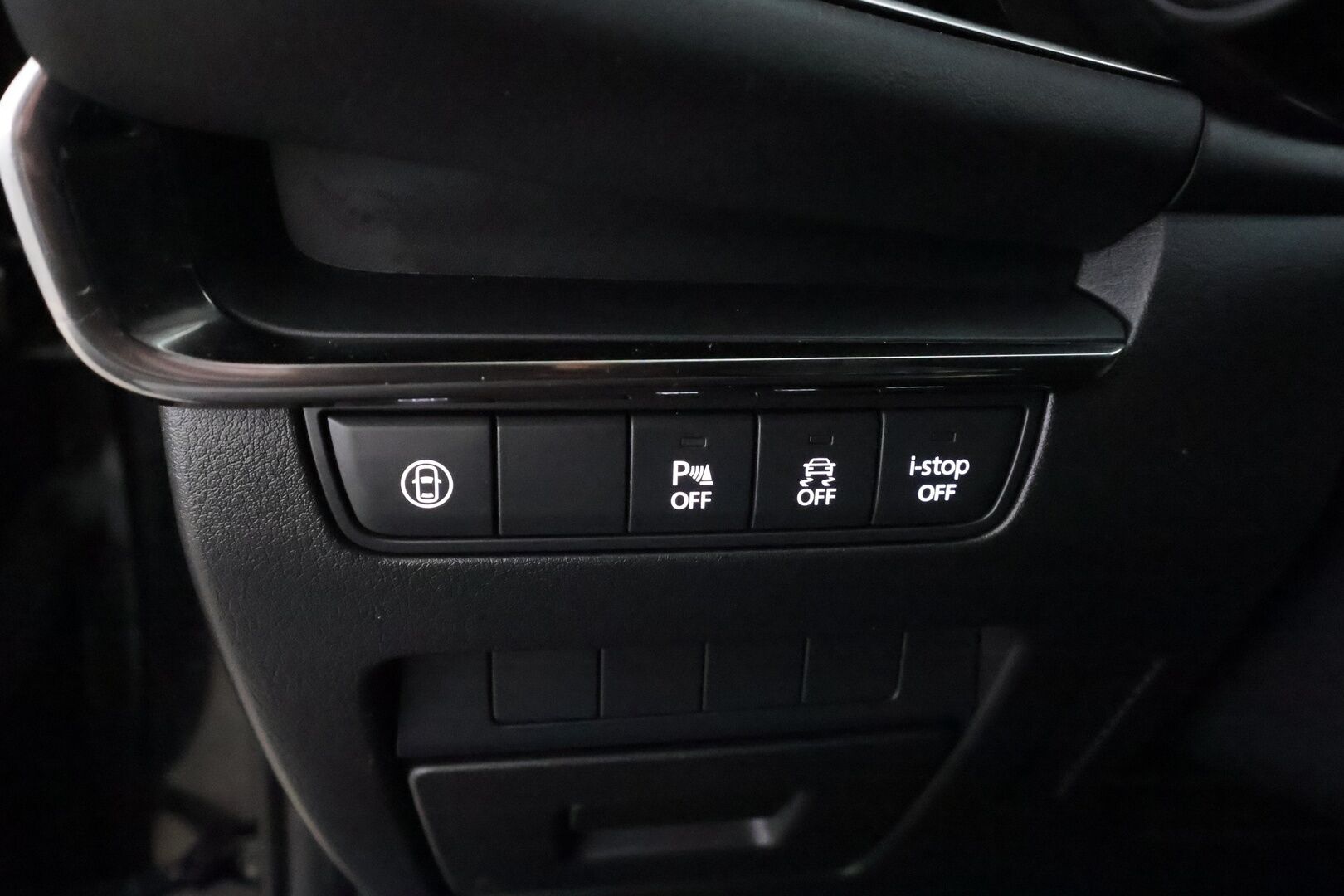 Mazda 3 2019 Sedan 2,0 (180 hv) SKYACTIV-X Vision Plus MT KM2 * ACC / P.kamera / HUD / LED / Lohko+Sisä / Koukku / KeylessGo * - Suomi-auto / Kahdet renkaat aluvanteilla - HULLUT AVAJAISHULINAT KORKOTARJOUS 3,29 %