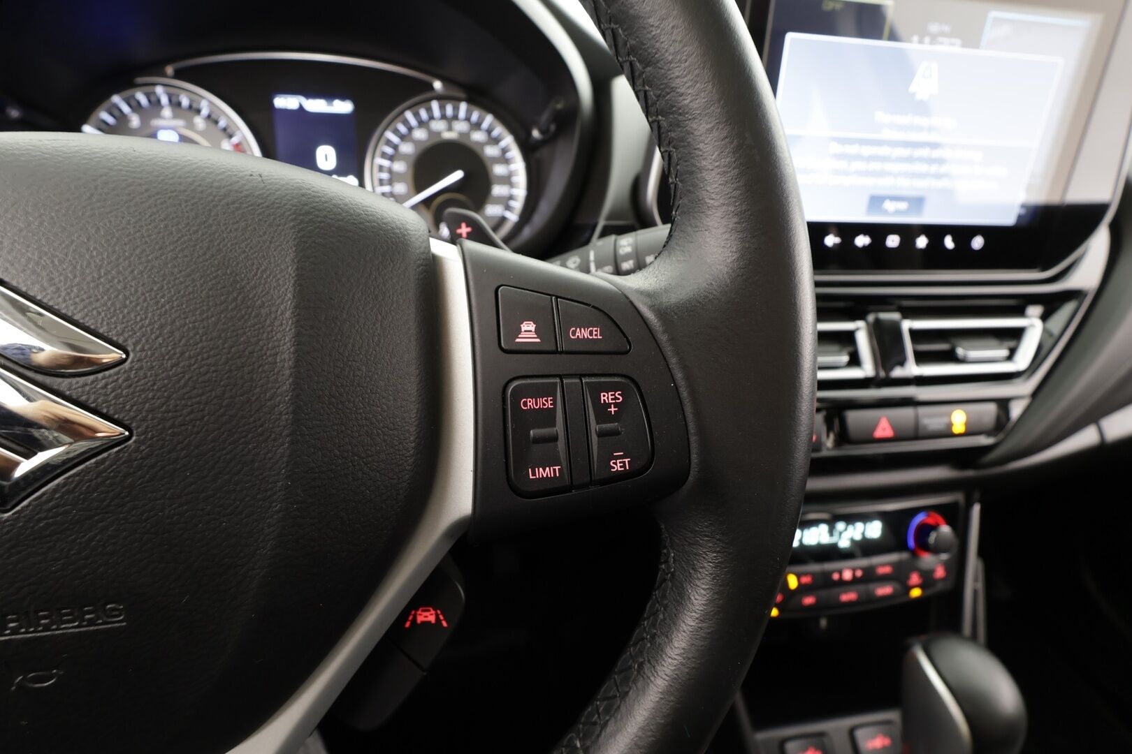 Suzuki S-Cross 2022 1,4 BOOSTERJET 4WD GLX+SR 6AT* ACC / 360 kamera / Koukku / Panorama / Navi / Keyless / Apple&Android * - 1.Om Suomi auto / Merkkihuollettu / Lohkolämmitin / 2x renkaat alu vanteilla - HULLU BLACKWEEK KORKOTARJOUS 2,49%