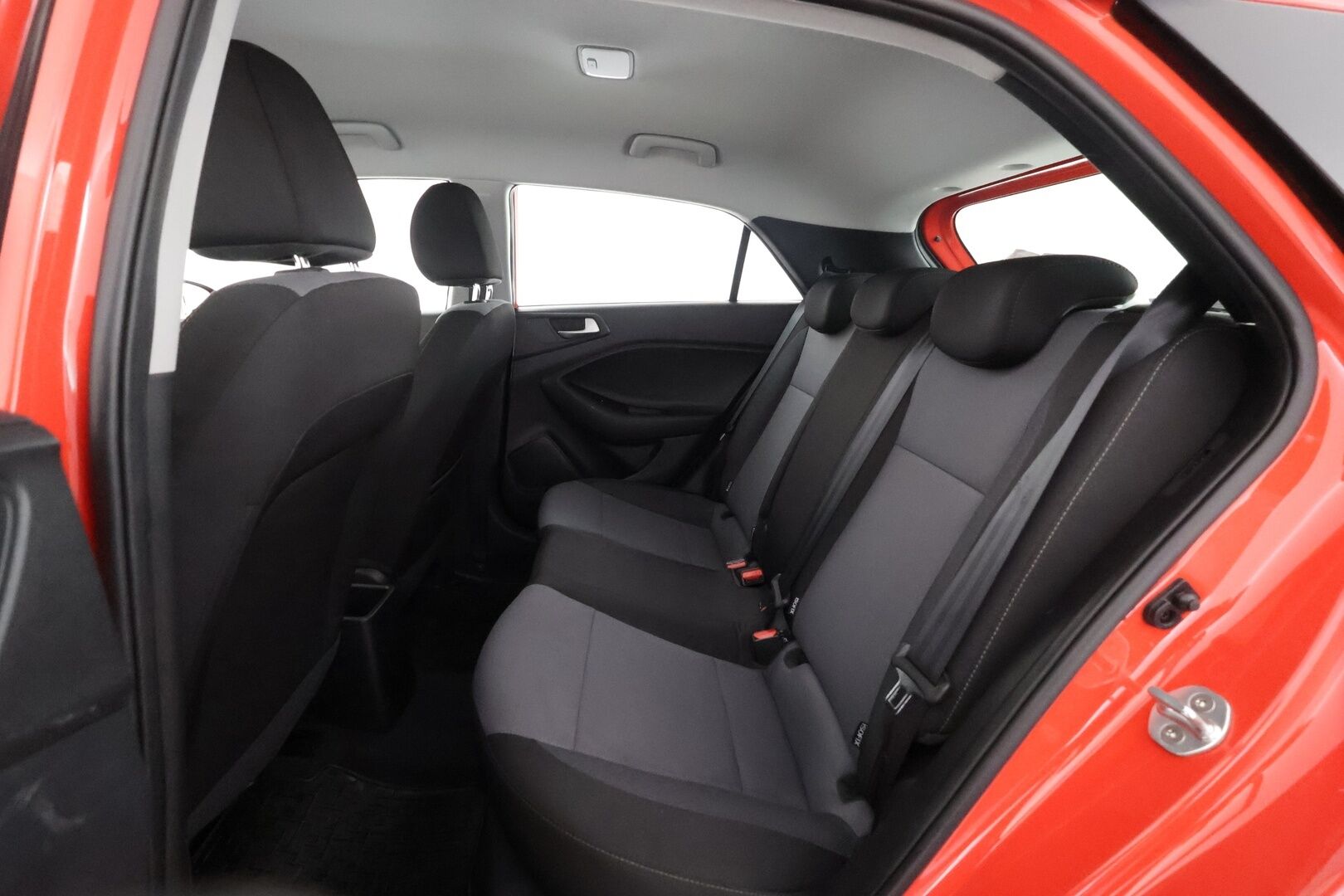 Hyundai i20 Hatchback 2020 1,0 T-GDI 100 hv 5MT Comfort - | Vakkari | Webasto | P.Kamera | Bluetooth | Ratinlämmitys | 1.Om Suomi-auto | Kahdet Renkaat |