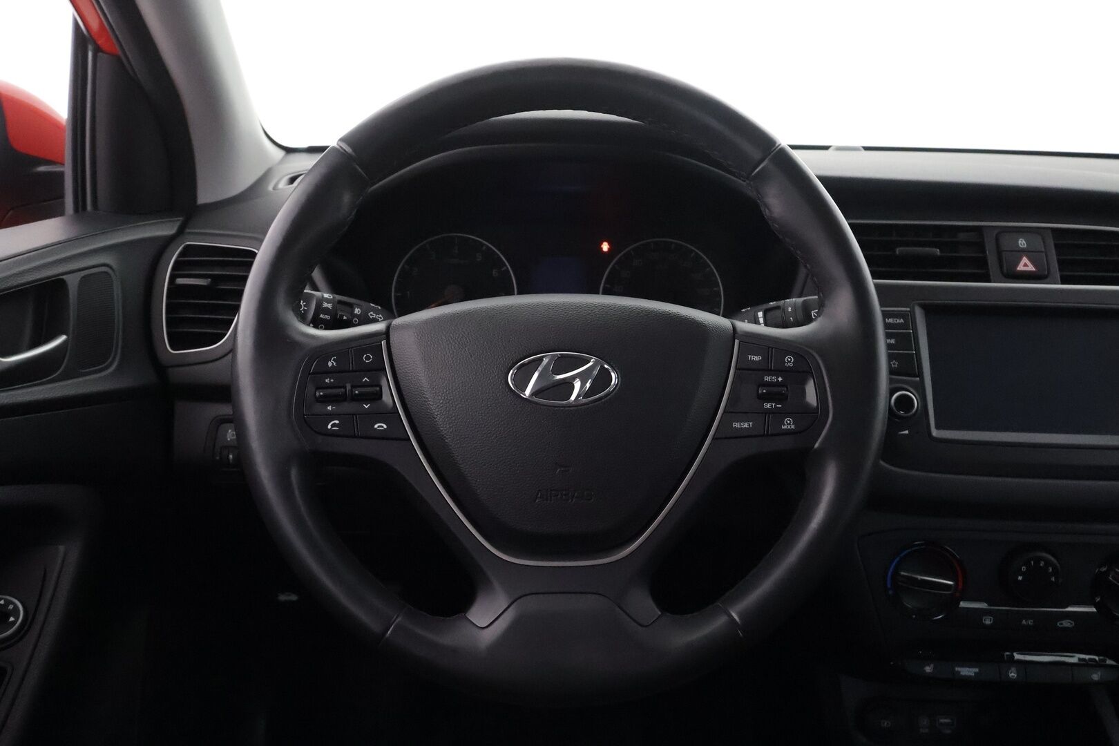 Hyundai i20 Hatchback 2020 1,0 T-GDI 100 hv 5MT Comfort - | Vakkari | Webasto | P.Kamera | Bluetooth | Ratinlämmitys | 1.Om Suomi-auto | Kahdet Renkaat |