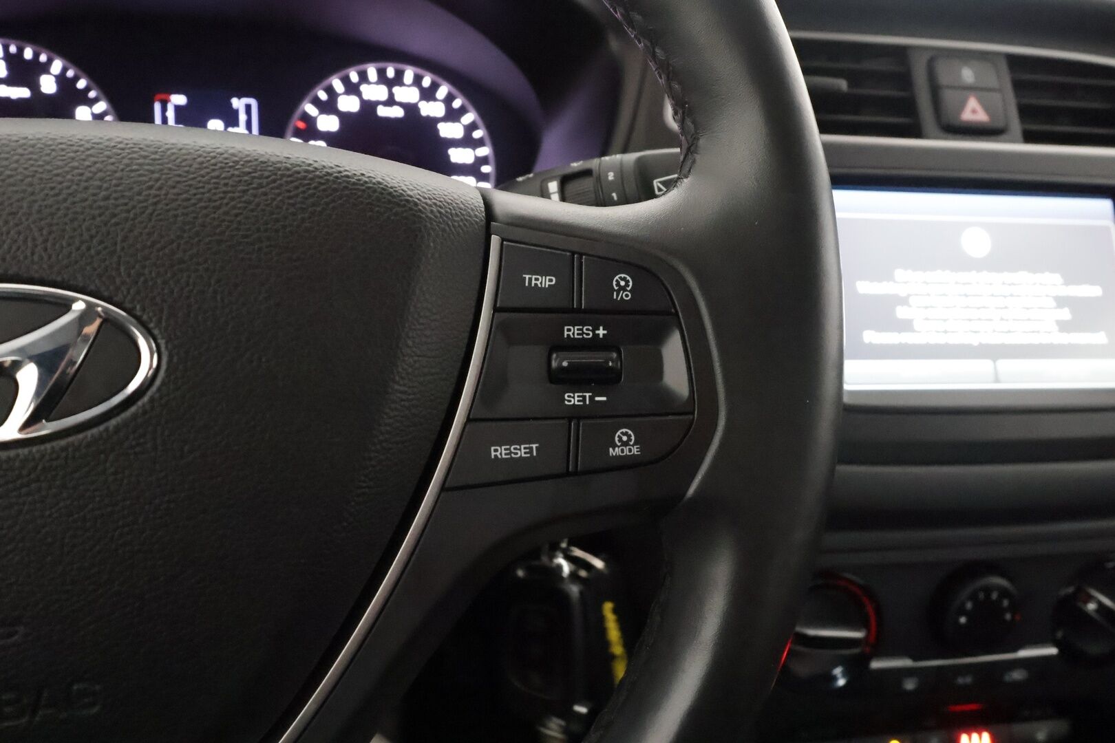 Hyundai i20 Hatchback 2020 1,0 T-GDI 100 hv 5MT Comfort - | Vakkari | Webasto | P.Kamera | Bluetooth | Ratinlämmitys | 1.Om Suomi-auto | Kahdet Renkaat |