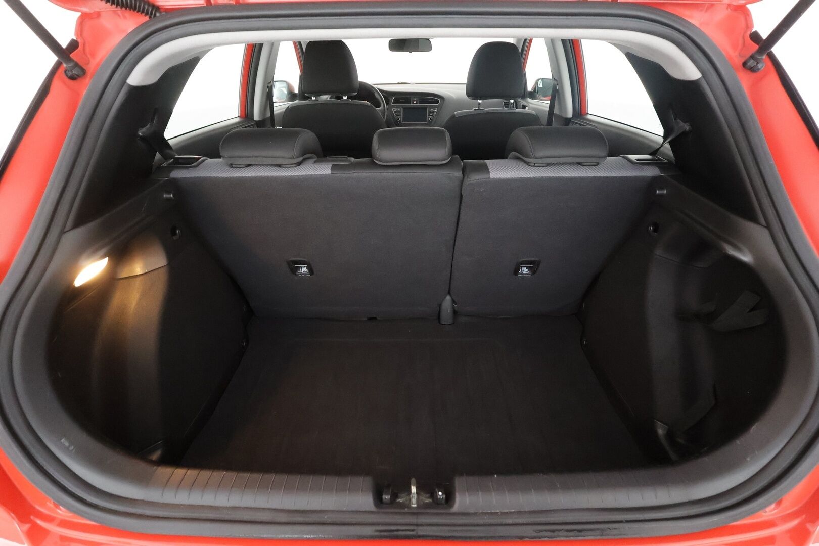 Hyundai i20 Hatchback 2020 1,0 T-GDI 100 hv 5MT Comfort - | Vakkari | Webasto | P.Kamera | Bluetooth | Ratinlämmitys | 1.Om Suomi-auto | Kahdet Renkaat |
