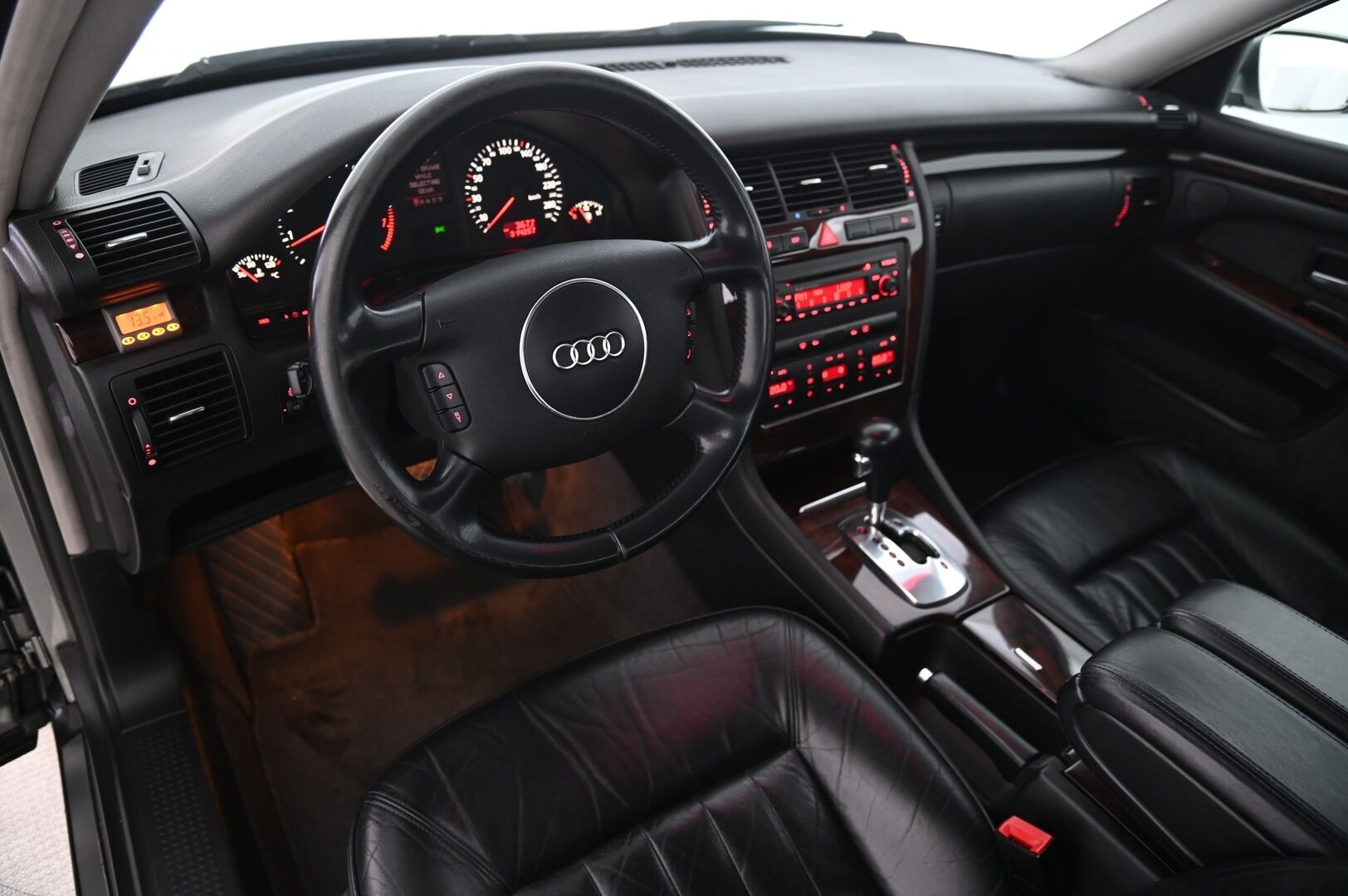 Audi A8 2002 A8 Sedan (AA) 4ov 2771cm3 A - *Myydään Huutokaupat.com kautta* - KORKO VAIN 3,99 %