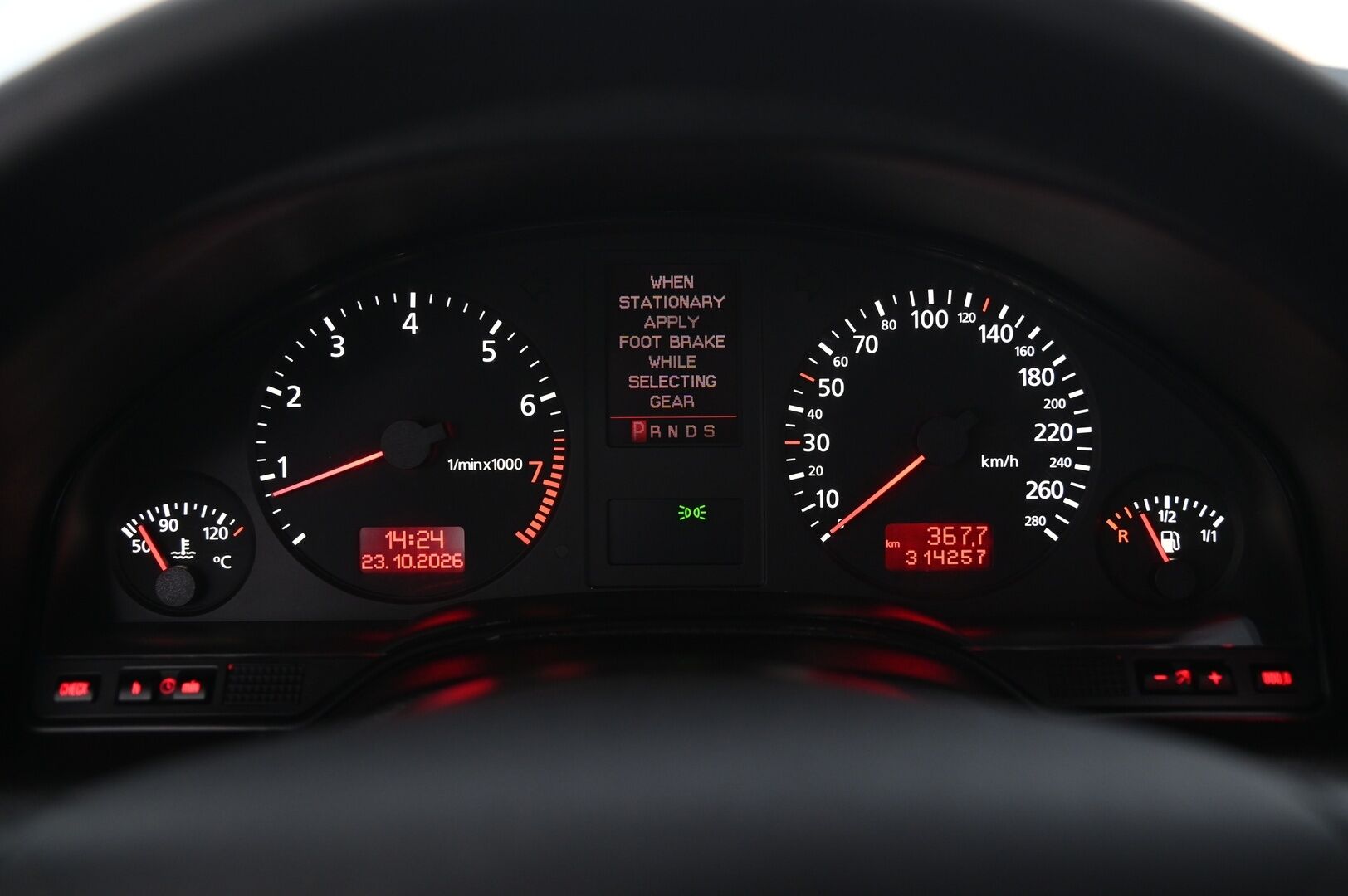 Audi A8 2002 A8 Sedan (AA) 4ov 2771cm3 A - *Myydään Huutokaupat.com kautta* - KORKO VAIN 3,99 %