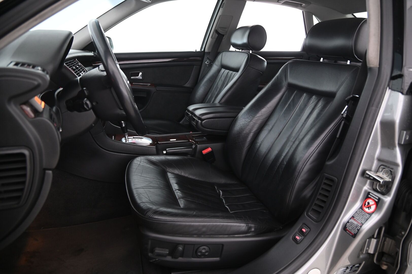 Audi A8 2002 A8 Sedan (AA) 4ov 2771cm3 A - *Myydään Huutokaupat.com kautta* - KORKO VAIN 3,99 %