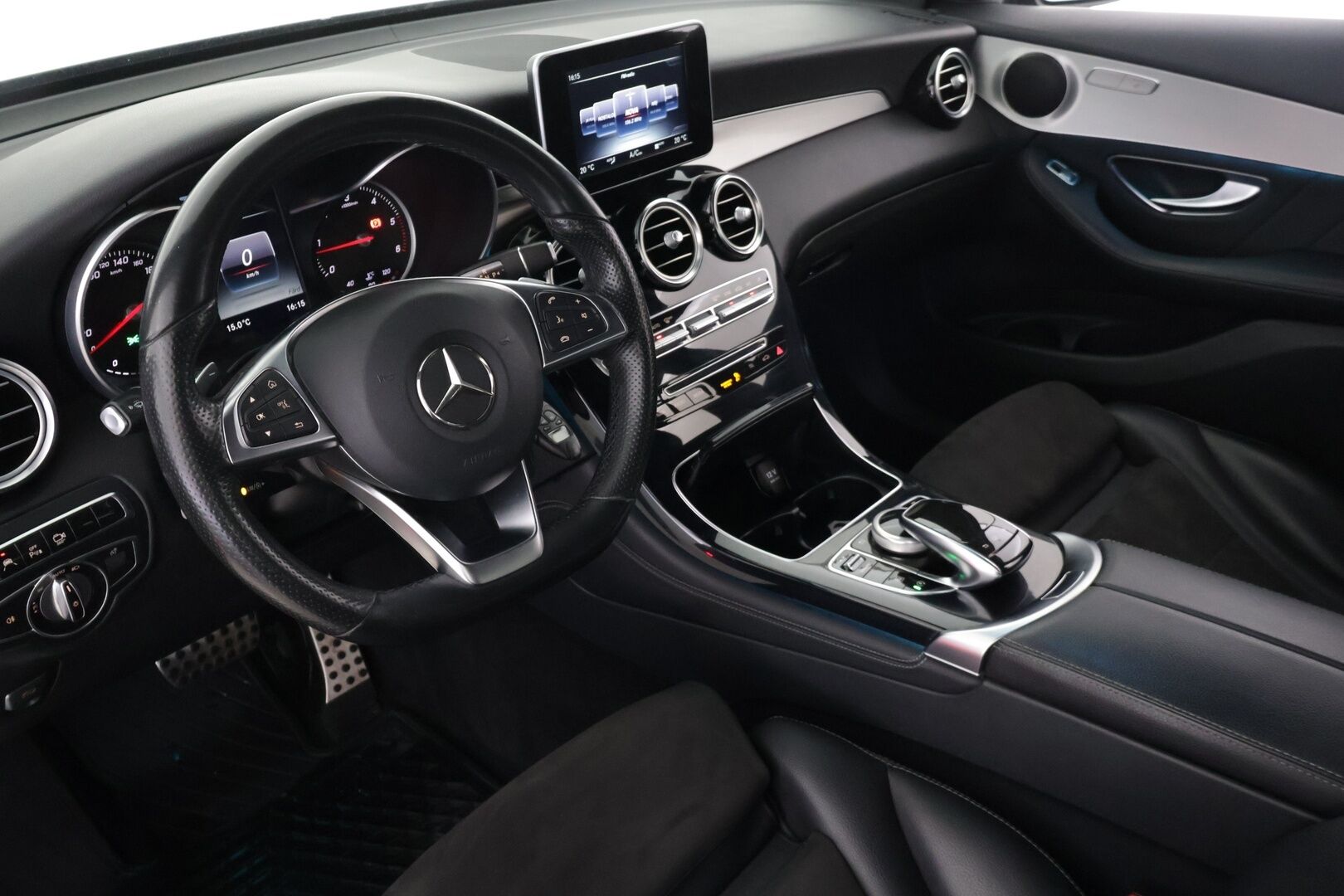 Mercedes-Benz GLC 2016 AMG 4Matic *Koukku / 360° / Distronic+ / Lane assist / Adapt LED / Navigointi * - HULLU BLACKWEEK KORKOTARJOUS 2,49%