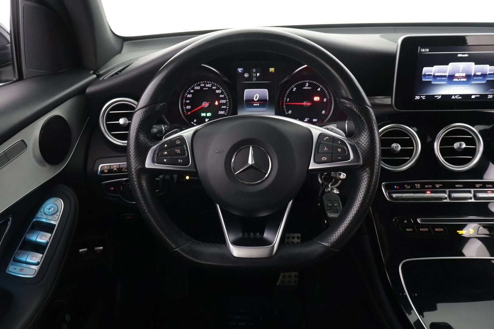 Mercedes-Benz GLC 2016 AMG 4Matic *Koukku / 360° / Distronic+ / Lane assist / Adapt LED / Navigointi * - HULLU BLACKWEEK KORKOTARJOUS 2,49%