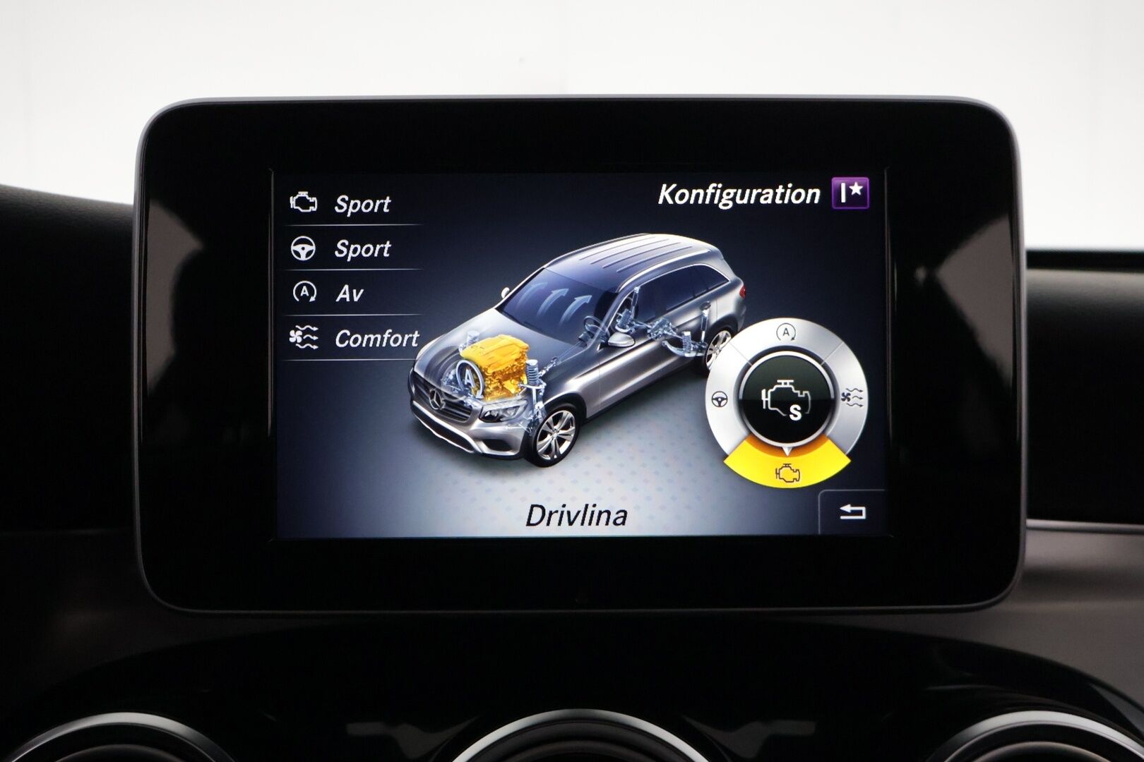 Mercedes-Benz GLC 2016 AMG 4Matic *Koukku / 360° / Distronic+ / Lane assist / Adapt LED / Navigointi * - HULLU BLACKWEEK KORKOTARJOUS 2,49%