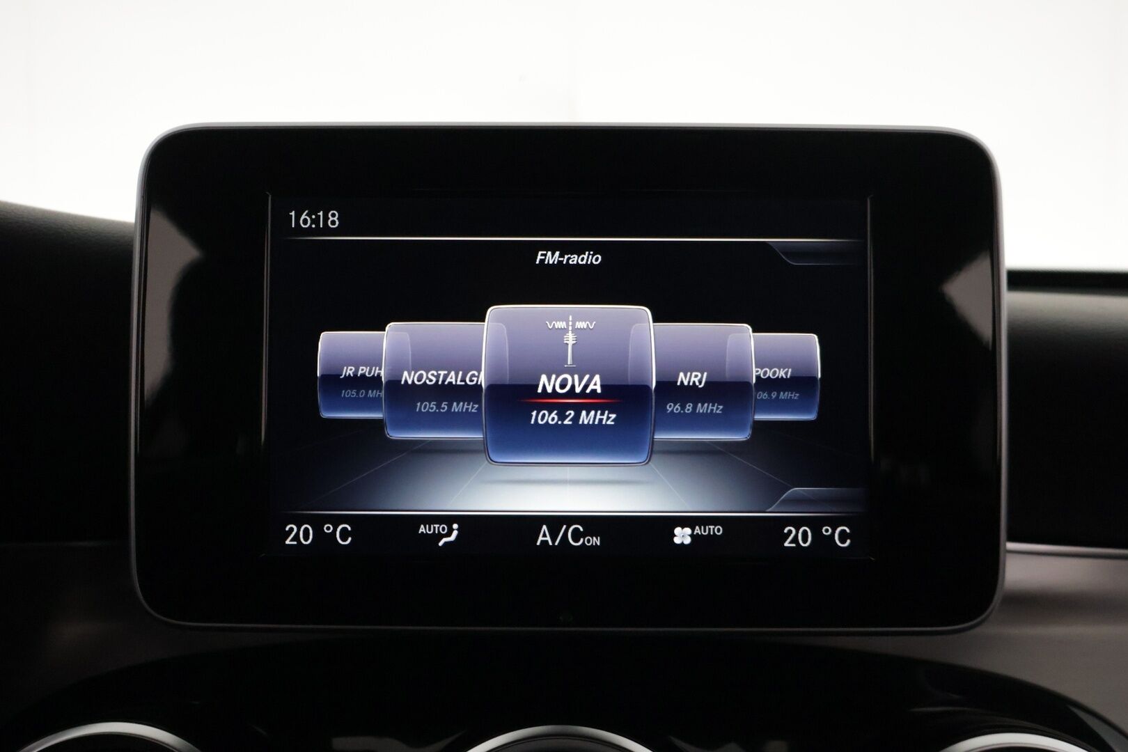 Mercedes-Benz GLC 2016 AMG 4Matic *Koukku / 360° / Distronic+ / Lane assist / Adapt LED / Navigointi * - HULLU BLACKWEEK KORKOTARJOUS 2,49%