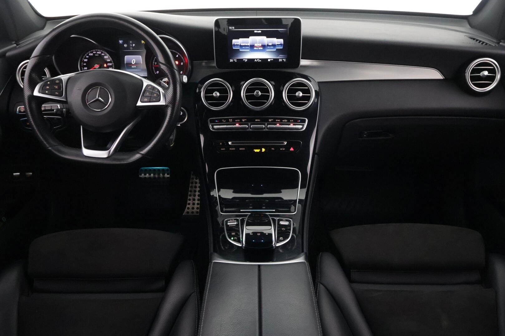 Mercedes-Benz GLC 2016 AMG 4Matic *Koukku / 360° / Distronic+ / Lane assist / Adapt LED / Navigointi * - HULLU BLACKWEEK KORKOTARJOUS 2,49%