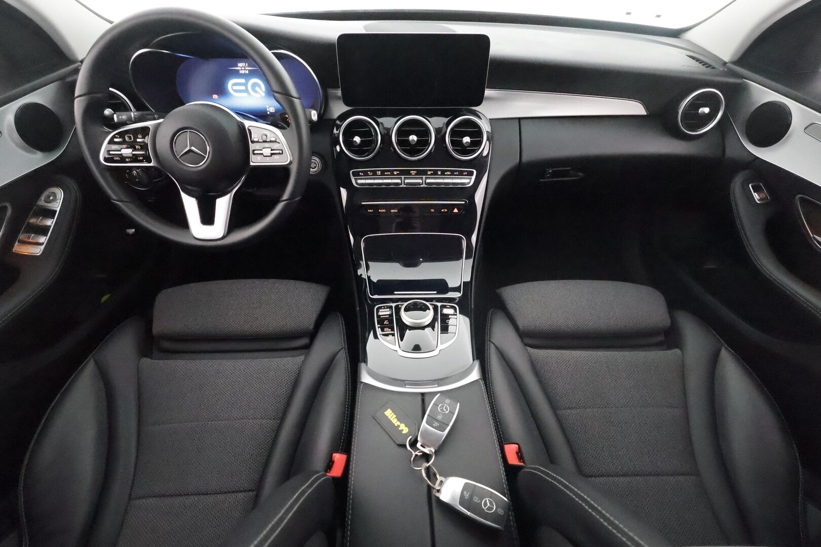 Mercedes-Benz C 2020 300 de T A Business Avantgarde Edition EQ Power ** TULOSSA PIAN** - 3,99 % KORKOTARJOUS TÄHÄN AUTOON - 1.Om Suomi-auto / P. Kamera / LED-High Performance / Sporttipenkit / Navi / Digimittaristo / Aut. Ilmastointi / 2x Renkaat