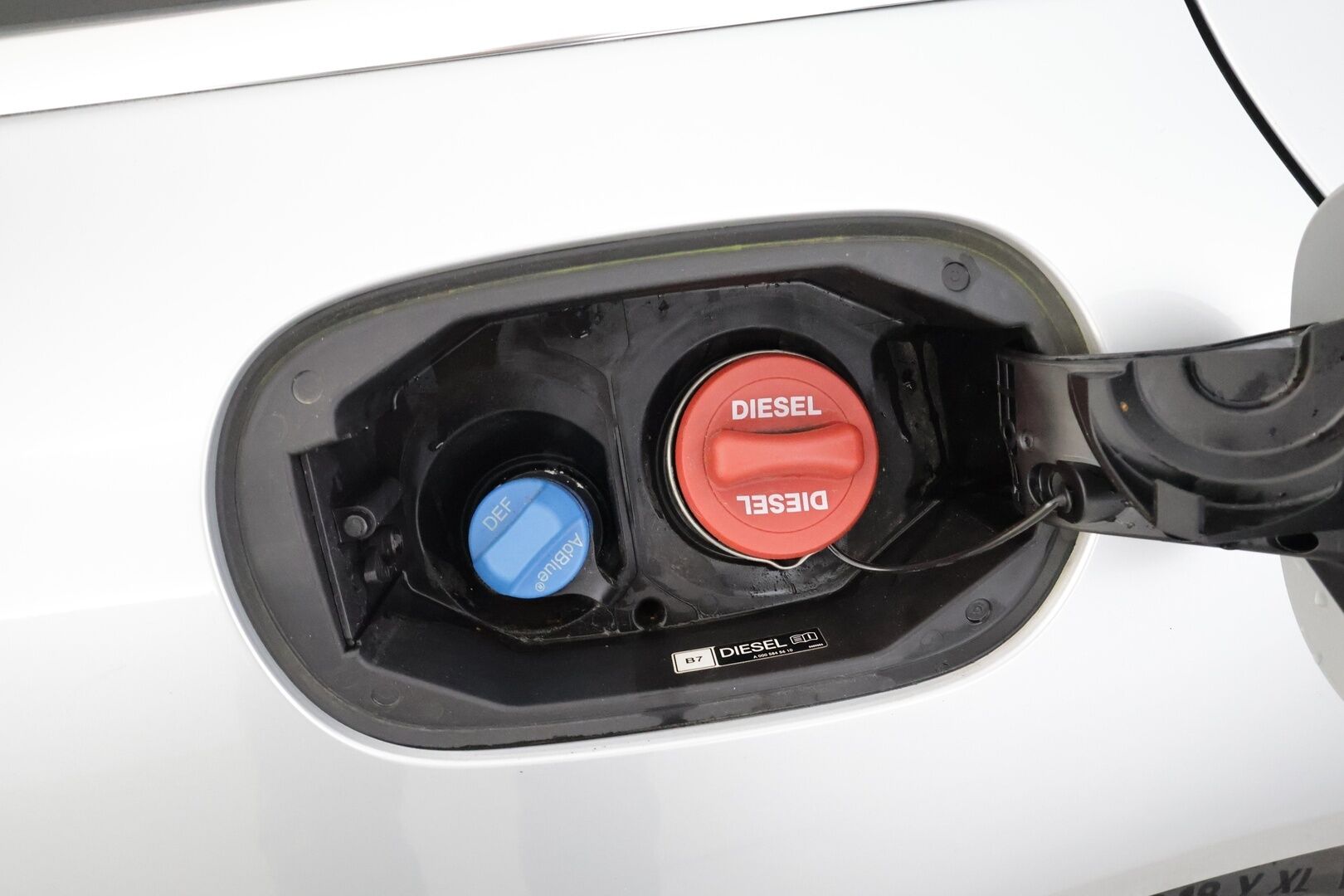 Mercedes-Benz C 2020 300 de T A Business Avantgarde Edition EQ Power * Digimittaristo / Lisälämmitin / P.Kamera / Koukku / LED / Sportpenkit* - 1-om Suomi-auto / 2x Latauskaapelit / Todella vähän ajettu! - HULLUT AVAJAISHULINAT KORKOTARJOUS 3,29 %