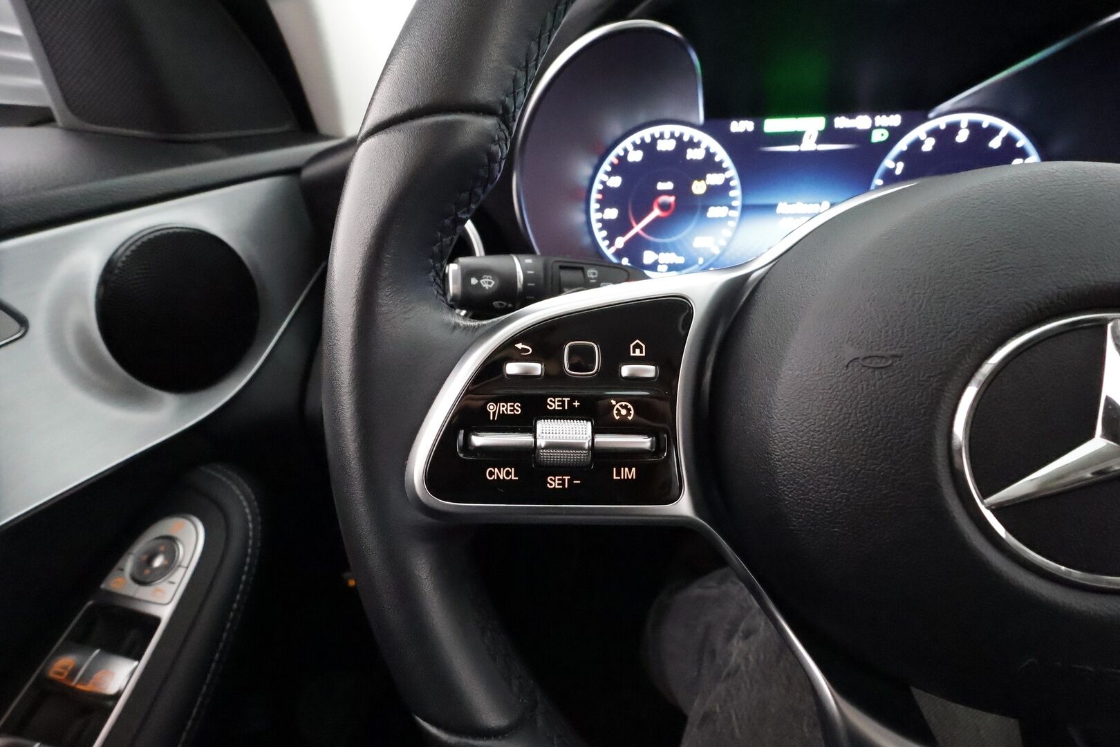 Mercedes-Benz C 2020 300 de T A Business Avantgarde Edition EQ Power * Digimittaristo / Lisälämmitin / P.Kamera / Koukku / LED / Sportpenkit* - 1-om Suomi-auto / 2x Latauskaapelit / Todella vähän ajettu! - HULLUT AVAJAISHULINAT KORKOTARJOUS 3,29 %