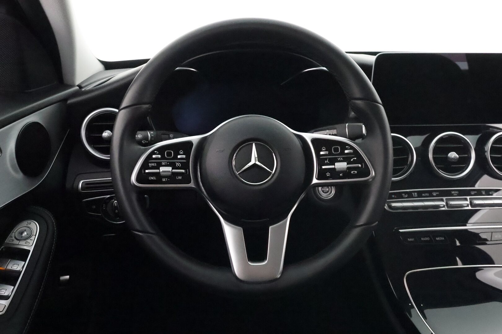 Mercedes-Benz C 2020 300 de T A Business Avantgarde Edition EQ Power ** TULOSSA PIAN** - 3,99 % KORKOTARJOUS TÄHÄN AUTOON - 1.Om Suomi-auto / P. Kamera / LED-High Performance / Sporttipenkit / Navi / Digimittaristo / Aut. Ilmastointi / 2x Renkaat