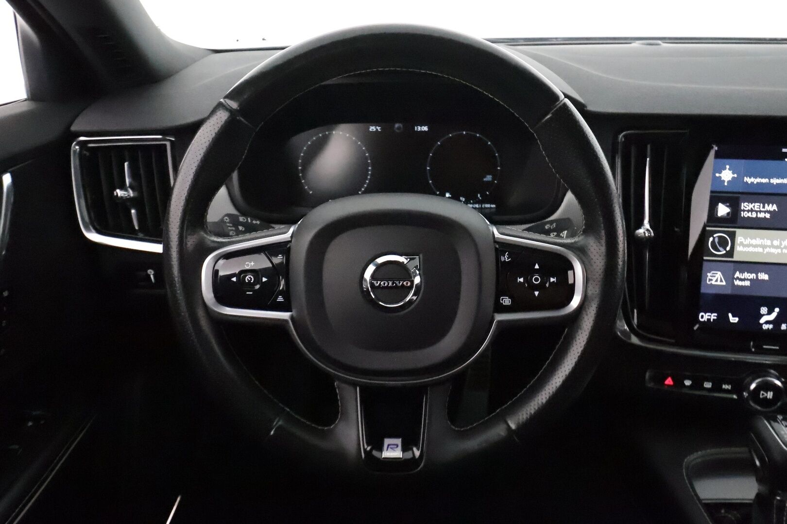 Volvo S90 2018 D4 AWD R-Design aut **Lasikattoluukku / Adapt.Vakkari / Full-LED / P.Kamera / Sporttipenkki Muistilla / Webasto / Navi** - Kahdet Renkaat