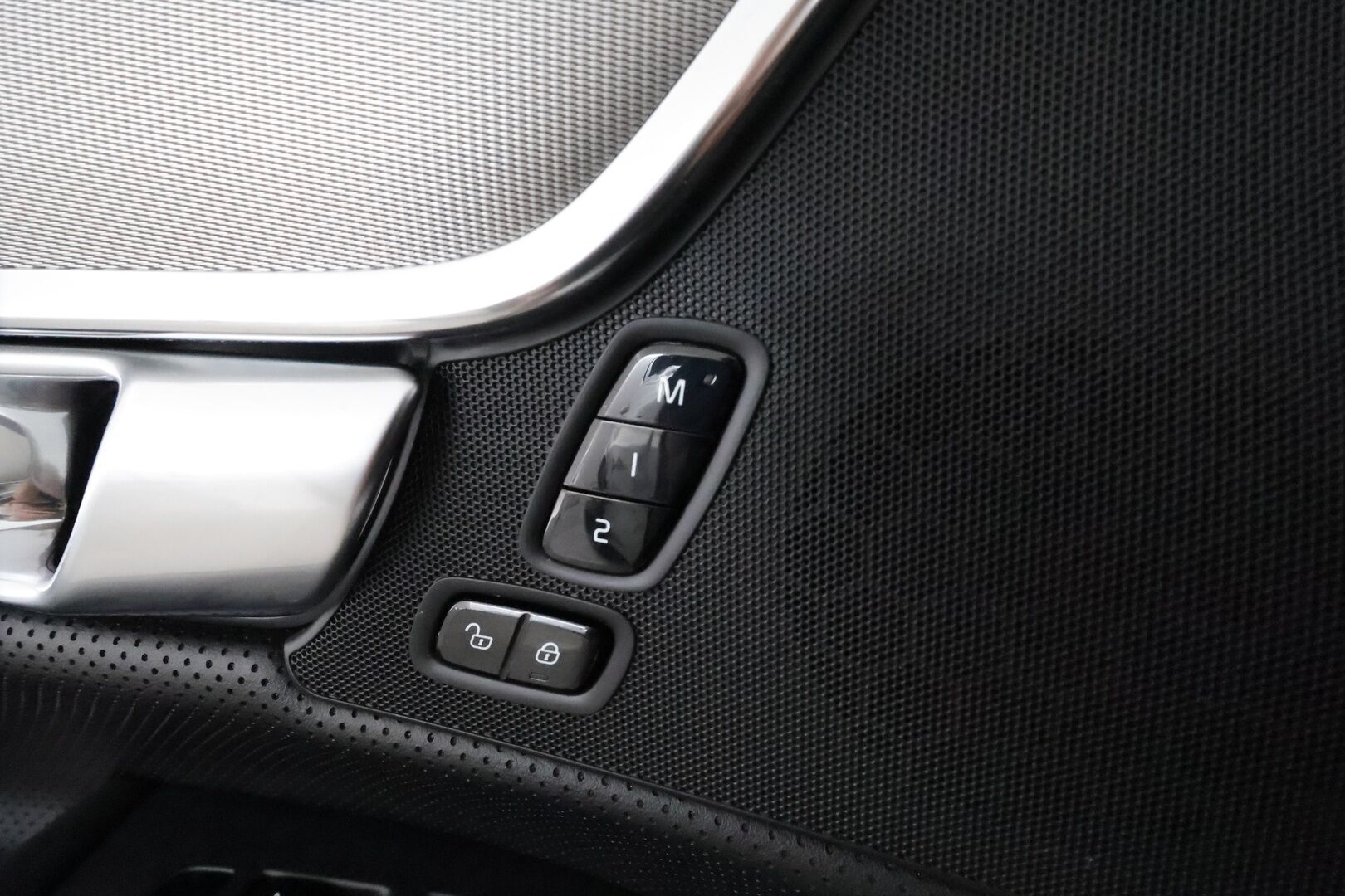 Volvo S90 2018 D4 AWD R-Design aut **Lasikattoluukku / Adapt.Vakkari / Full-LED / P.Kamera / Sporttipenkki Muistilla / Webasto / Navi** - Kahdet Renkaat