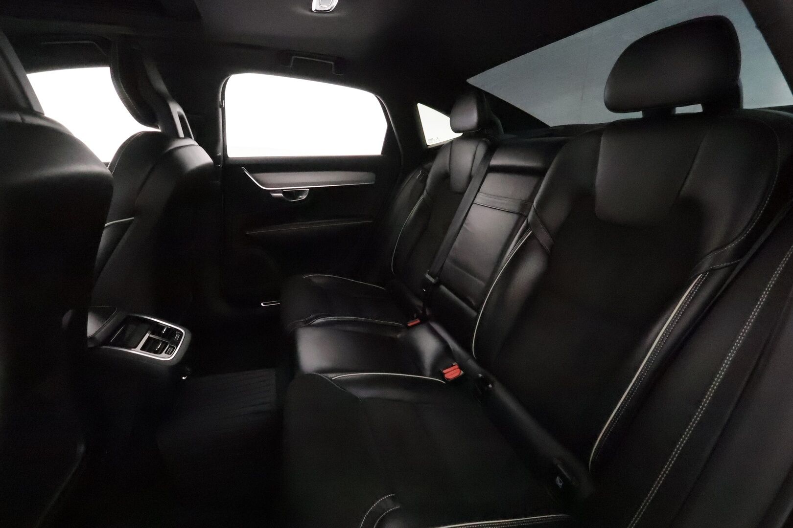 Volvo S90 2018 D4 AWD R-Design aut **Lasikattoluukku / Adapt.Vakkari / Full-LED / P.Kamera / Sporttipenkki Muistilla / Webasto / Navi** - Kahdet Renkaat
