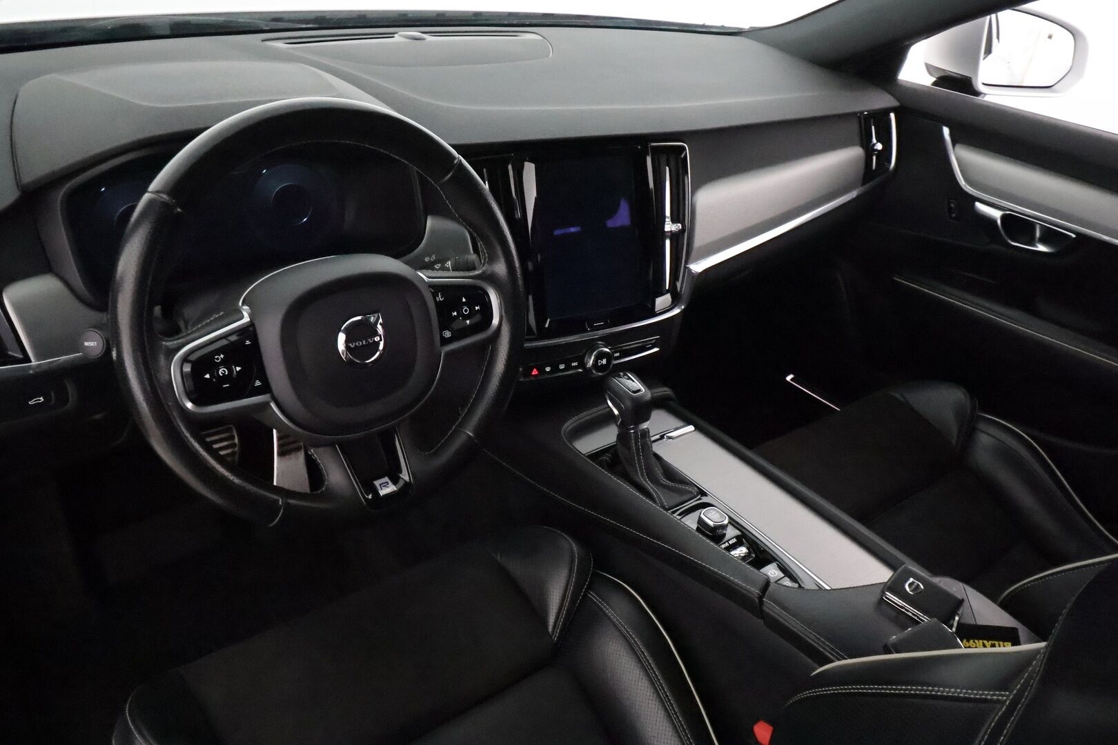 Volvo S90 2018 D4 AWD R-Design aut **Lasikattoluukku / Adapt.Vakkari / Full-LED / P.Kamera / Sporttipenkki Muistilla / Webasto / Navi** - Kahdet Renkaat