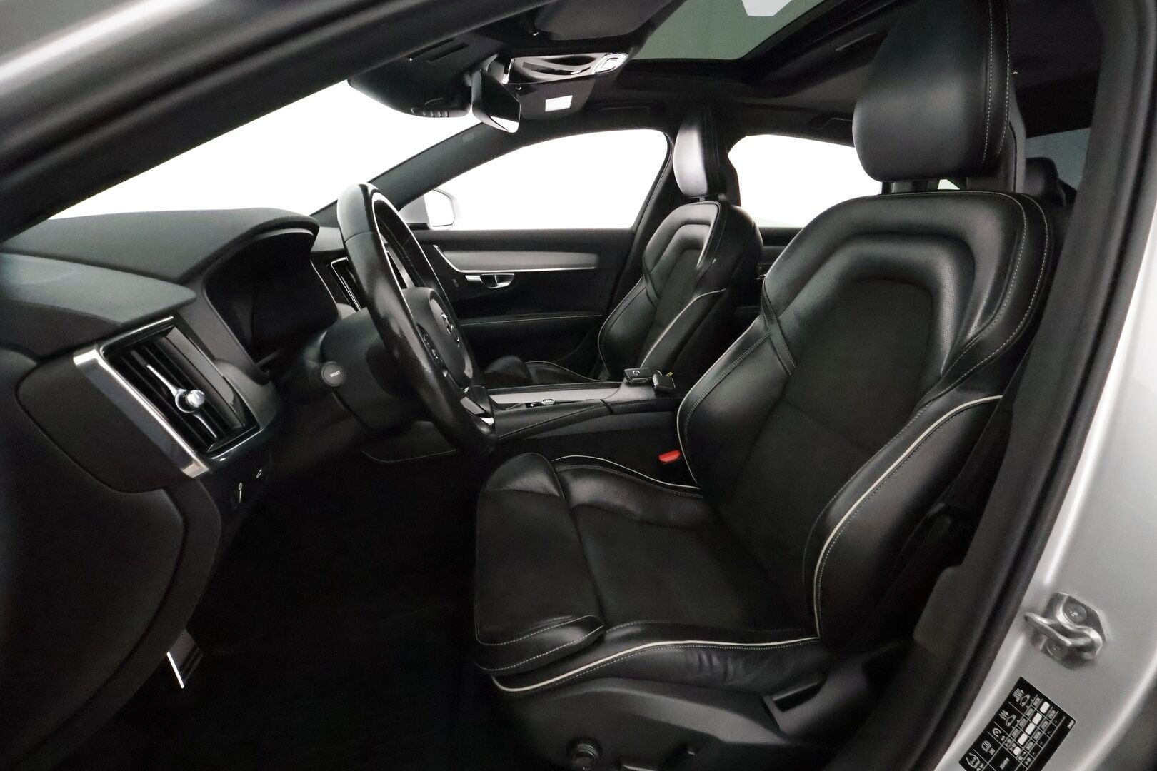 Volvo S90 2018 D4 AWD R-Design aut **Lasikattoluukku / Adapt.Vakkari / Full-LED / P.Kamera / Sporttipenkki Muistilla / Webasto / Navi** - Kahdet Renkaat