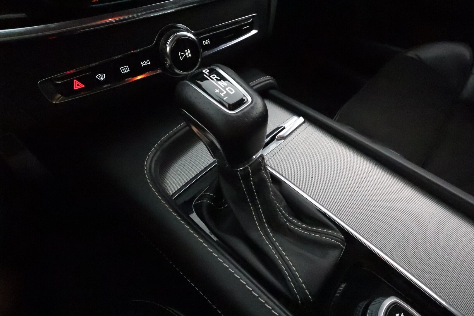 Volvo S90 2018 D4 AWD R-Design aut **Lasikattoluukku / Adapt.Vakkari / Full-LED / P.Kamera / Sporttipenkki Muistilla / Webasto / Navi** - Kahdet Renkaat