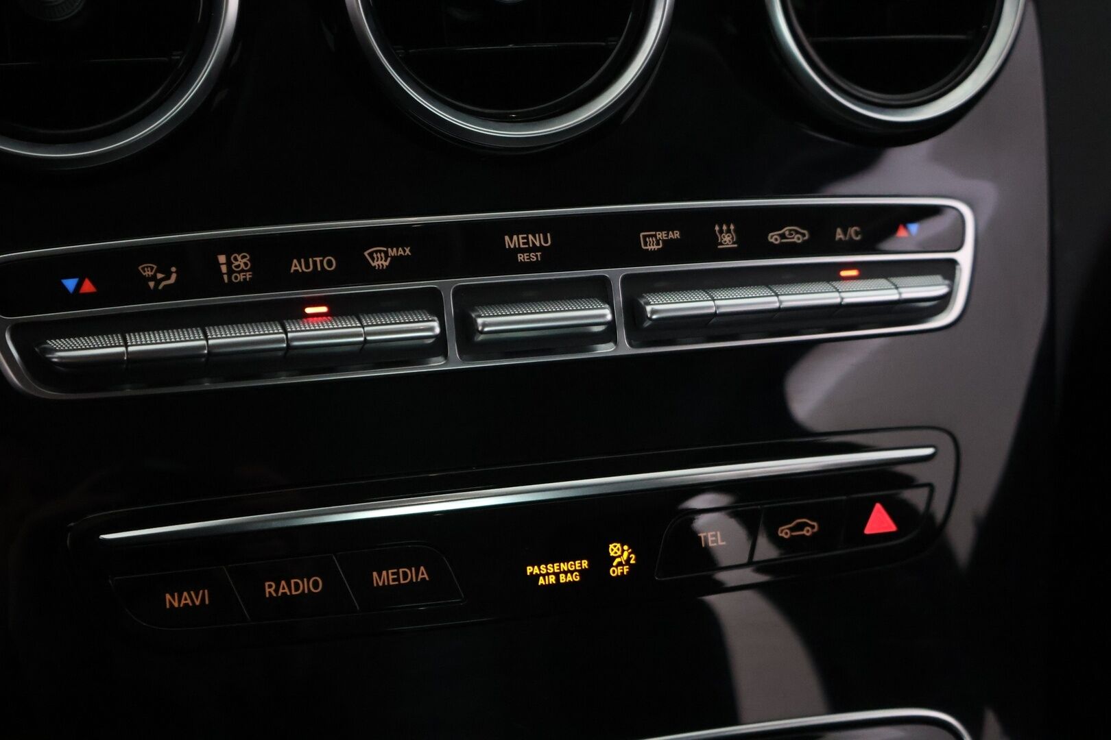 Mercedes-Benz C 2020 300 e 4MATIC A Business Edition EQ Power - Suomi-auto | Multibeam LED | Lisälämmitin | P.kamera | Carplay | 2x renkaat