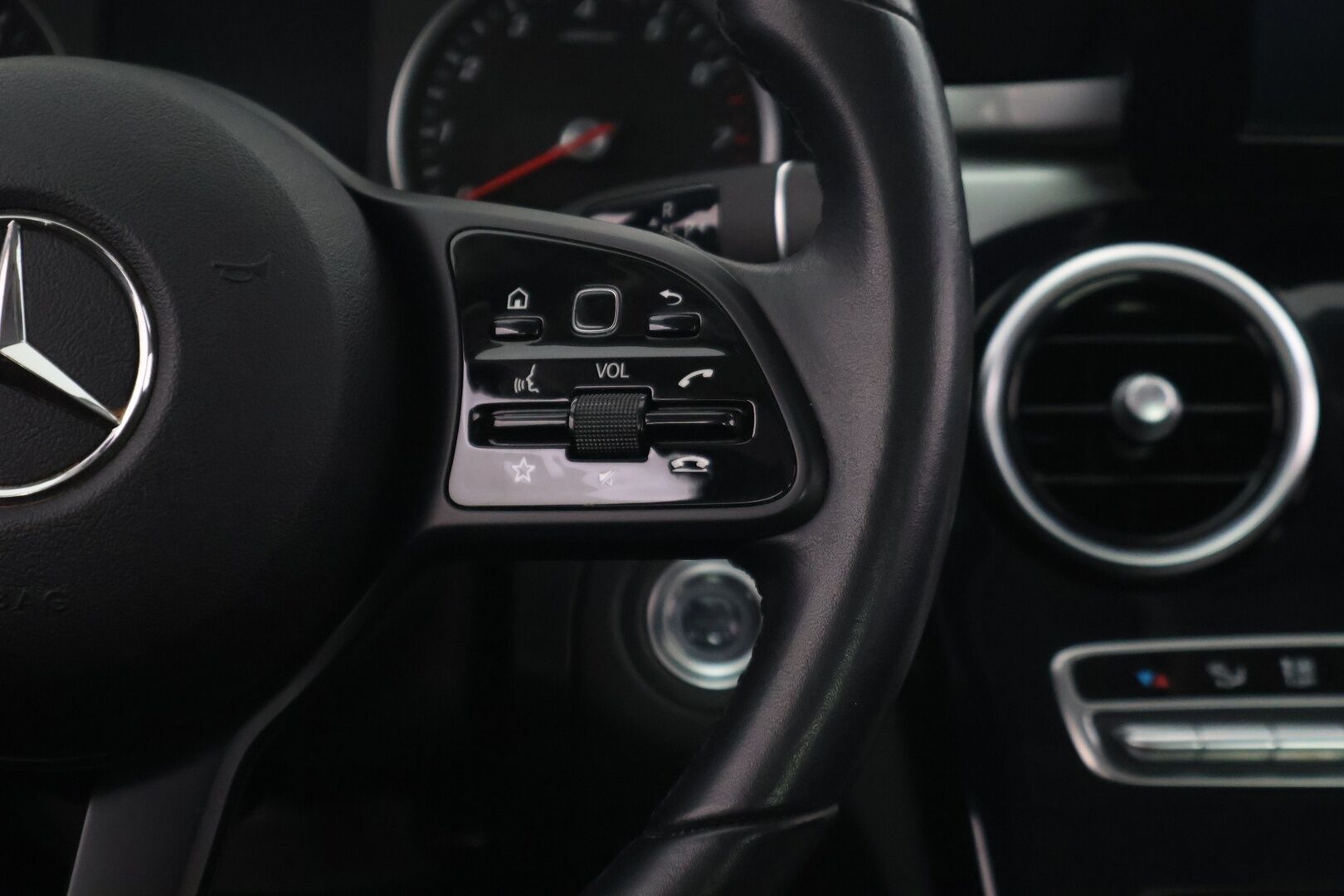 Mercedes-Benz C 2020 300 e 4MATIC A Business Edition EQ Power - Suomi-auto | Multibeam LED | Lisälämmitin | P.kamera | Carplay | 2x renkaat