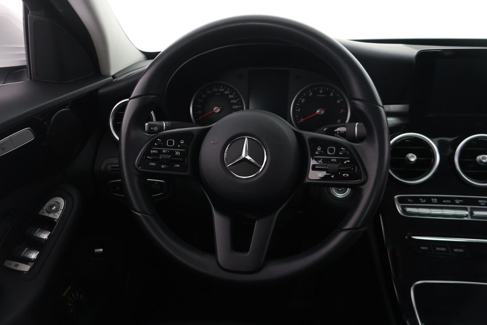 Mercedes-Benz C 2020 300 e 4MATIC A Business Edition EQ Power - Suomi-auto | Multibeam LED | Lisälämmitin | P.kamera | Carplay | 2x renkaat