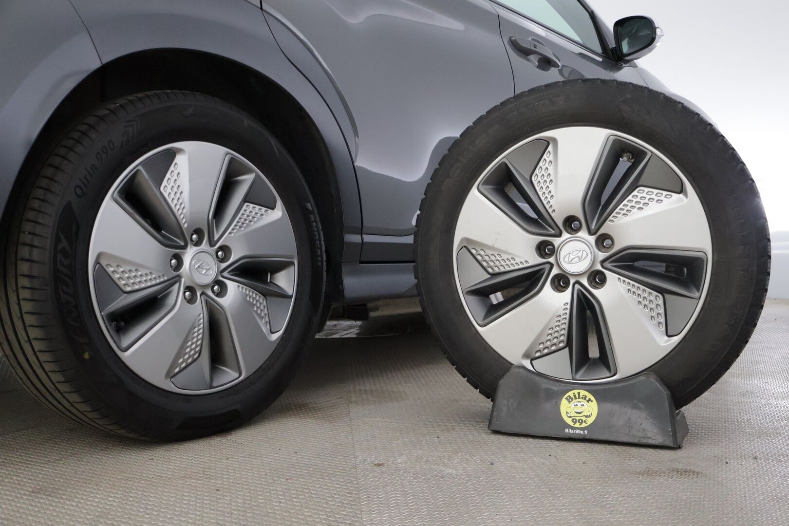 Hyundai KONA 2020 electric 64 kWh 204 hv Style * Hud / Adap.vakkari / Ratinlämmitin /  Krell Audio / BLIS * - Huippuvarusteilla oleva ja siisti yksilö! 