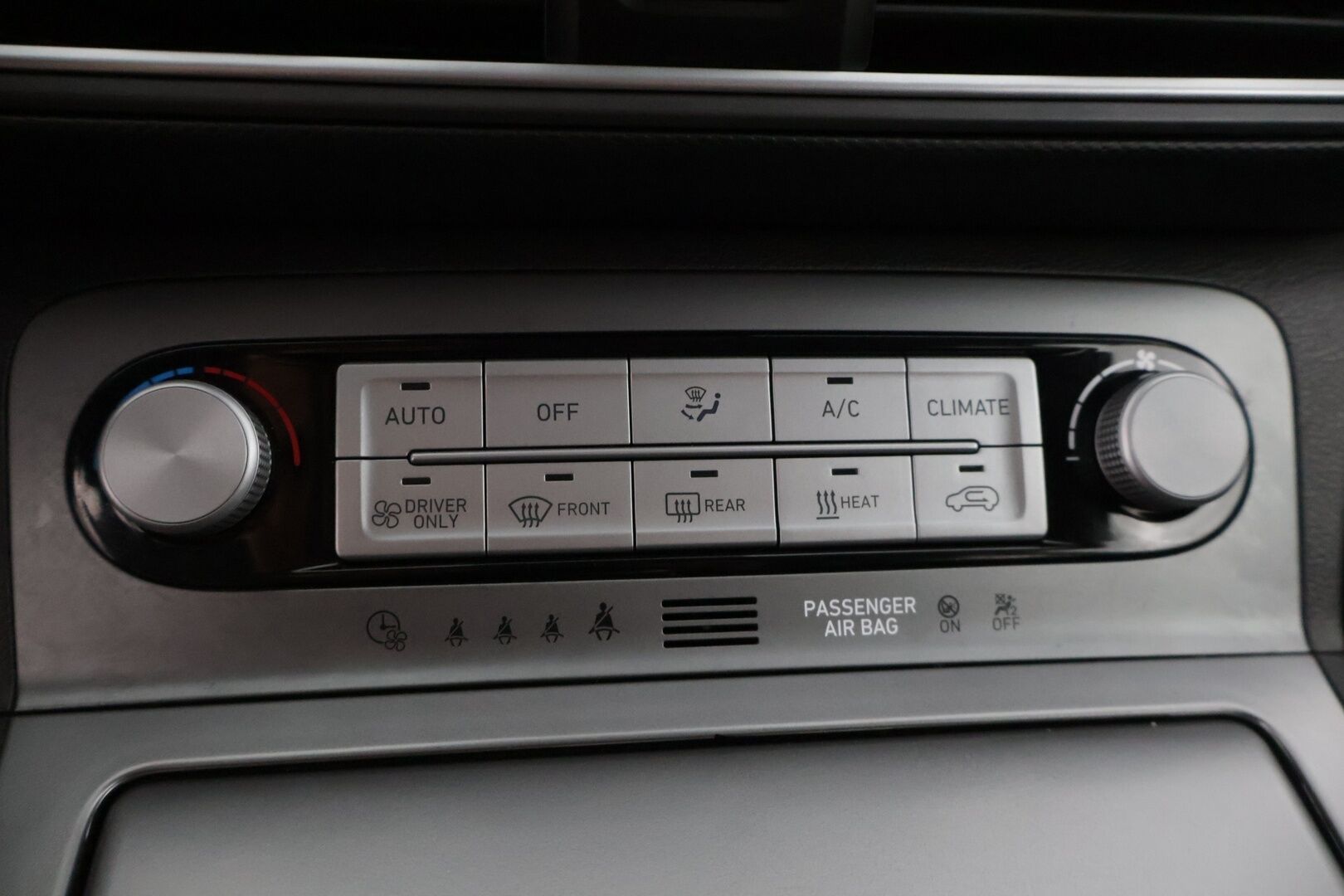 Hyundai KONA 2020 electric 64 kWh 204 hv Style Hud / Adap.vakkari / Ratinlämmitin /  Krell Audio / Blis - Huippuvarusteilla oleva ja siisti yksilö! 
