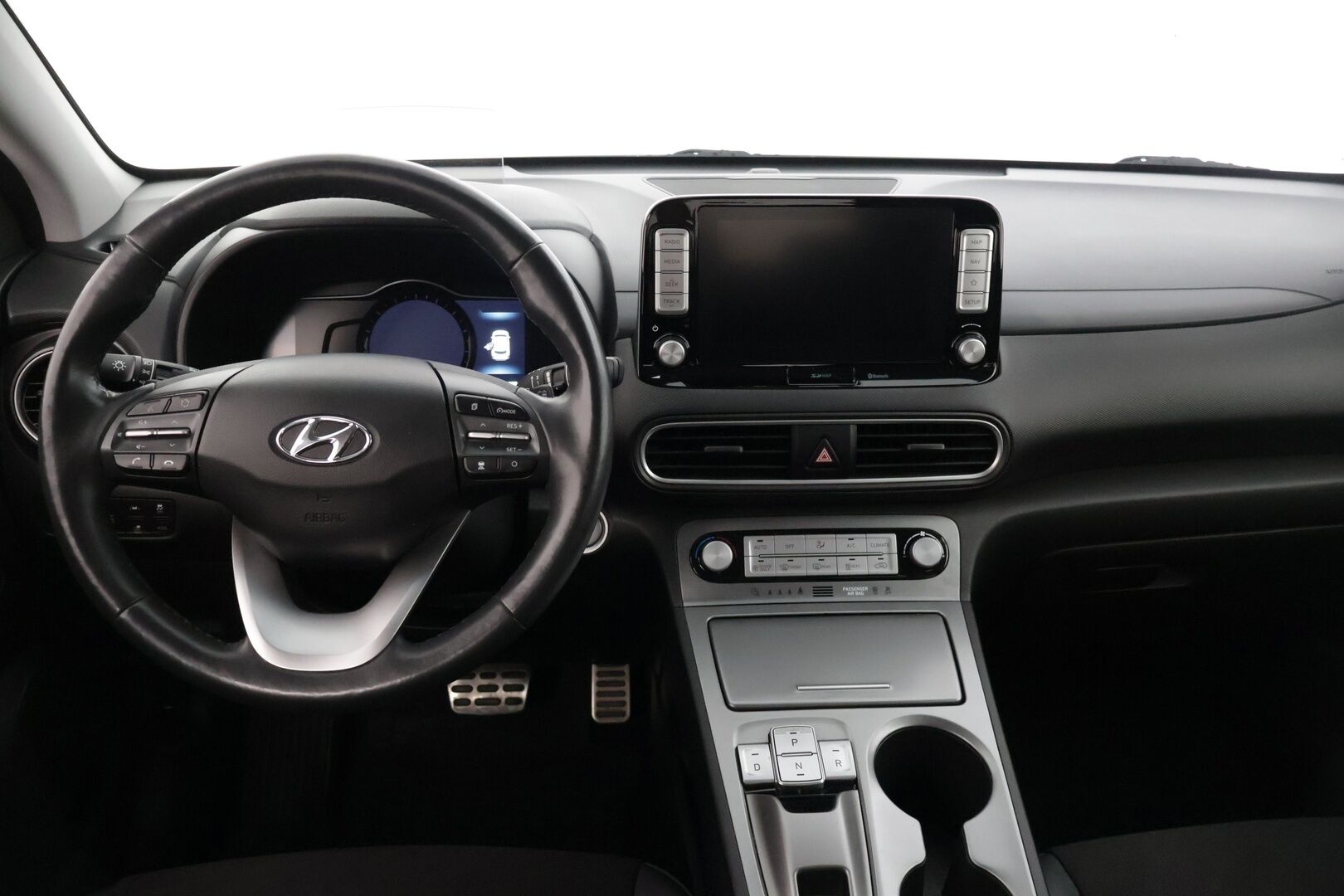 Hyundai KONA 2020 electric 64 kWh 204 hv Style Hud / Adap.vakkari / Ratinlämmitin /  Krell Audio / Blis - Huippuvarusteilla oleva ja siisti yksilö! 