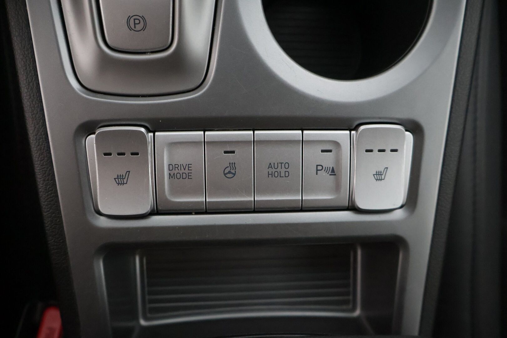 Hyundai KONA 2020 electric 64 kWh 204 hv Style Hud / Adap.vakkari / Ratinlämmitin /  Krell Audio / Blis - Huippuvarusteilla oleva ja siisti yksilö! 