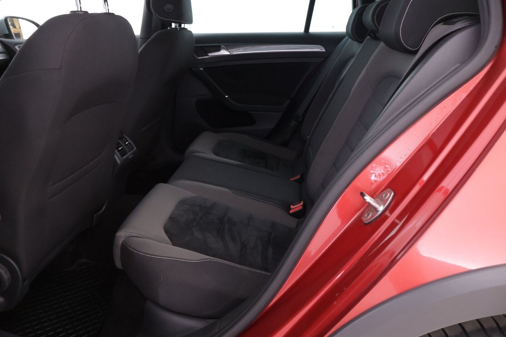 Volkswagen Golf 2016 Variant Alltrack 1,8 TSI 132 kW 4MOTION DSG - Webasto | ACC | Koukku | Tutkat | Xenon | 2x Uudet renkaat | Huoltokirja | Upea metalliväri | Tarkasti huollettu |