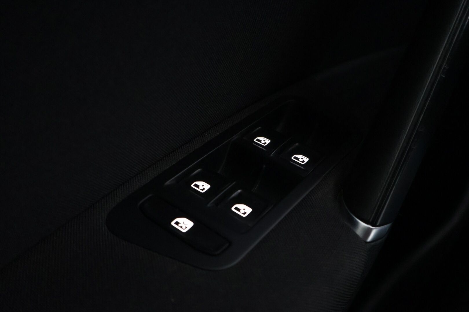 Volkswagen Golf 2016 Variant Alltrack 1,8 TSI 132 kW 4MOTION DSG - Webasto | ACC | Koukku | Tutkat | Xenon | 2x Uudet renkaat | Huoltokirja | Upea metalliväri | Tarkasti huollettu |