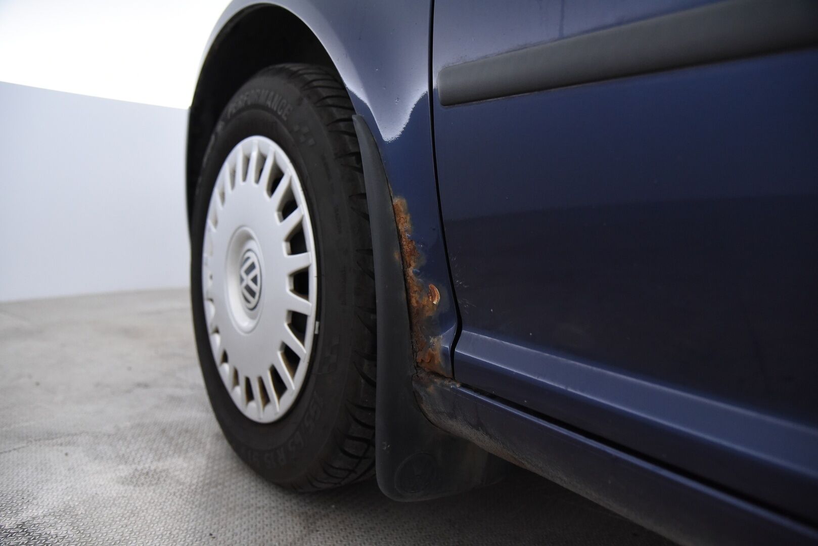 Volkswagen Golf 2000 VW Golf 1,6 Viistoperä (AB) 4ov 1590cm3 - MYYDÄÄN HUUTOKAUPAT.COM:ISSA