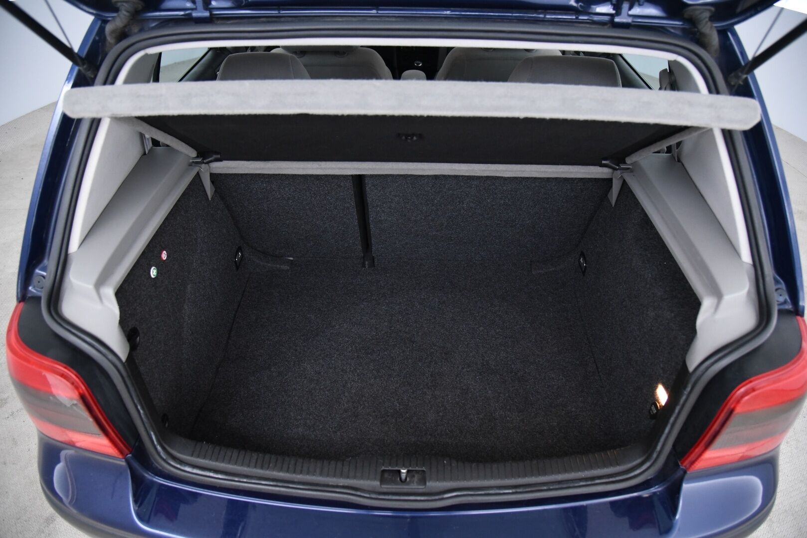 Volkswagen Golf 2000 VW Golf 1,6 Viistoperä (AB) 4ov 1590cm3 - MYYDÄÄN HUUTOKAUPAT.COM:ISSA