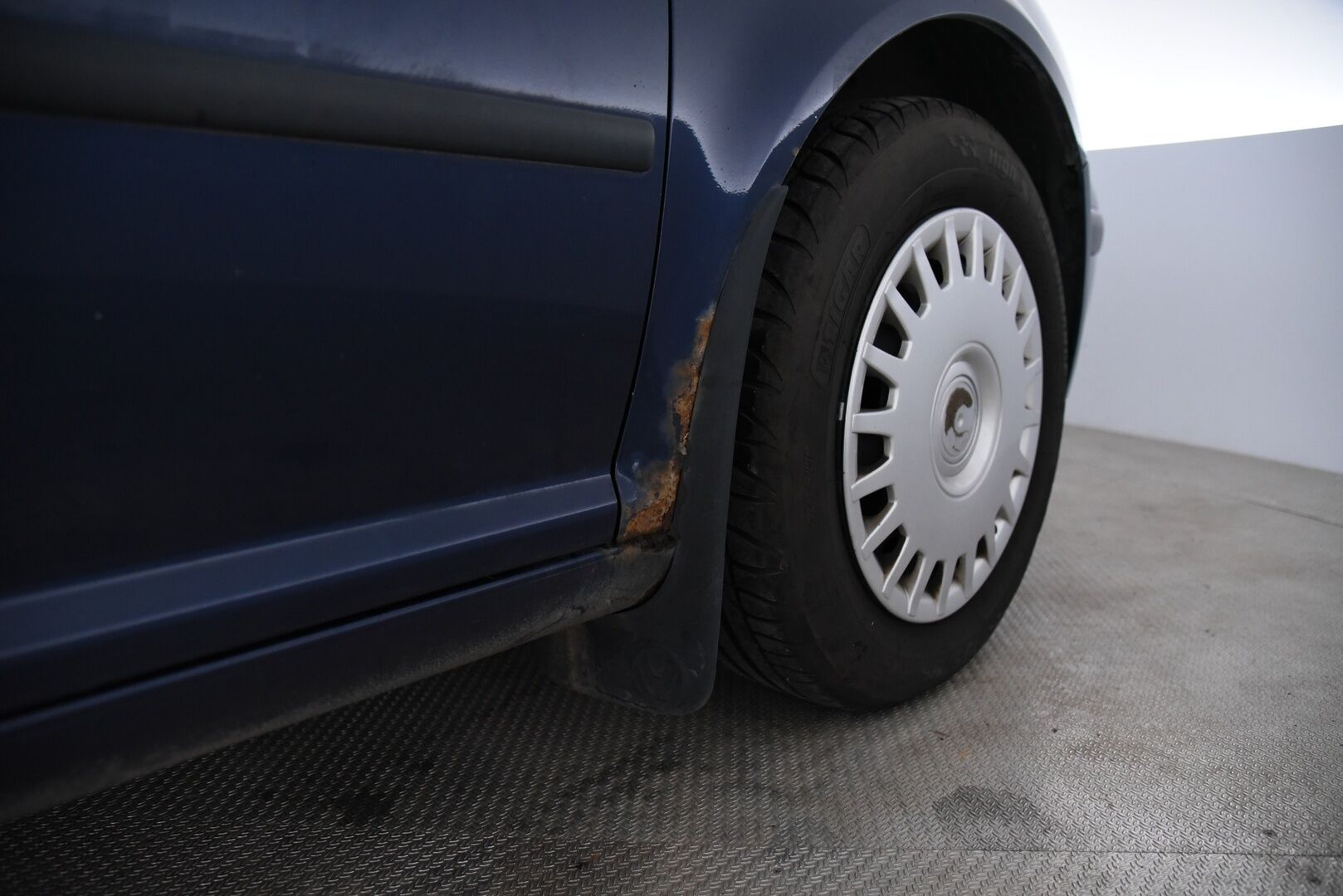 Volkswagen Golf 2000 VW Golf 1,6 Viistoperä (AB) 4ov 1590cm3 - MYYDÄÄN HUUTOKAUPAT.COM:ISSA